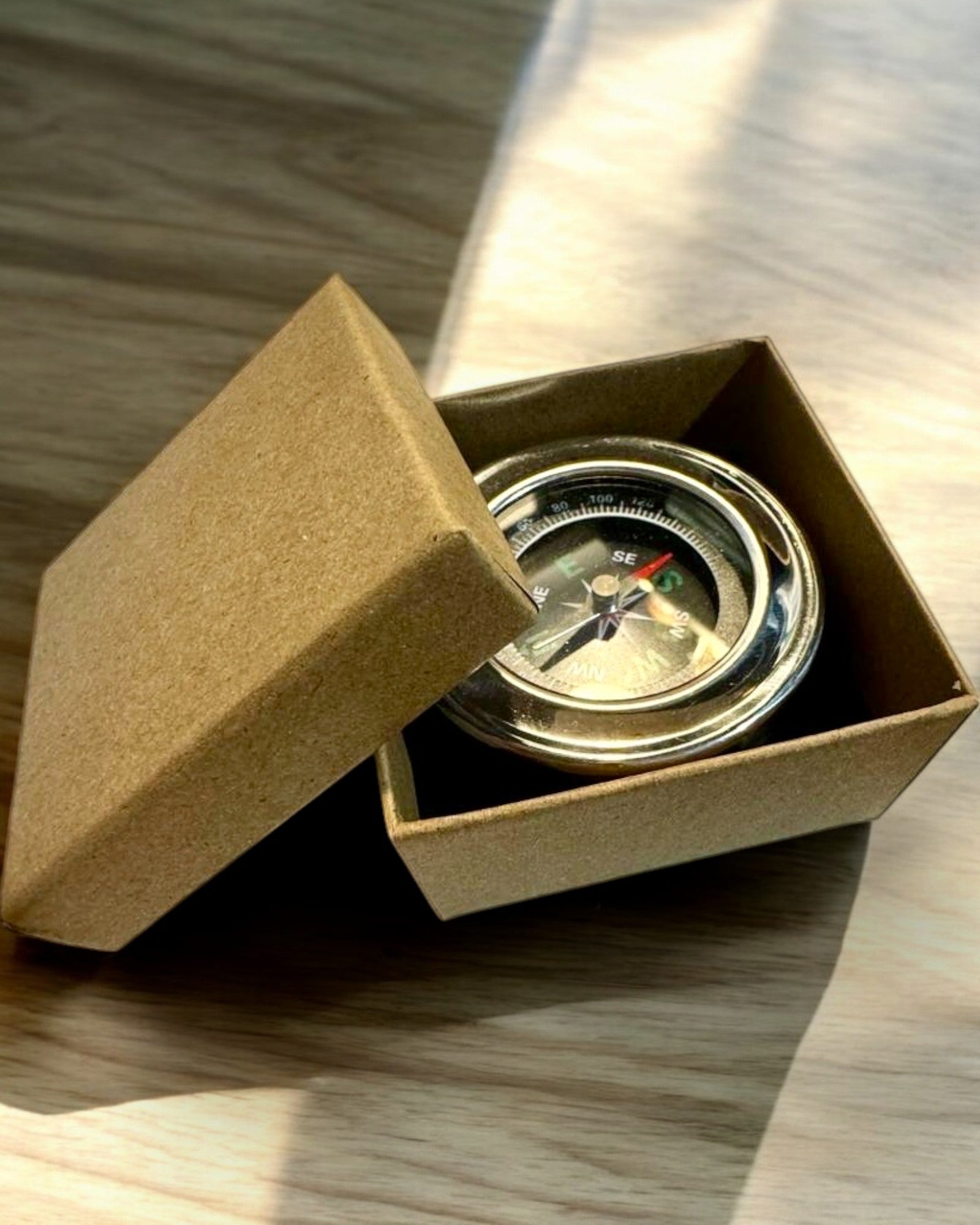 Kompas til Camping i Rustfrit Stål – Vandtæt og Personliggjort