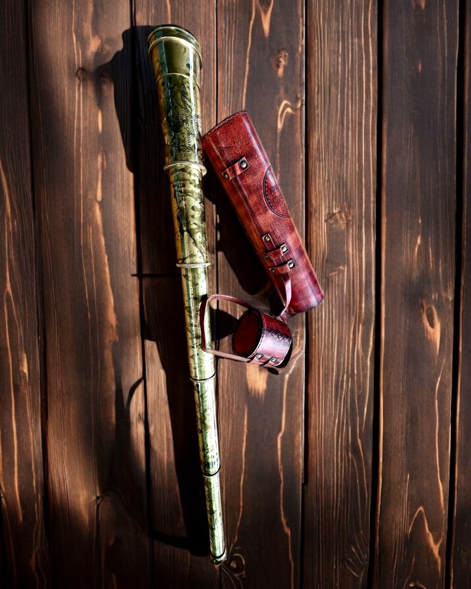 Kongelig Kikkert "Voyager 1818" – Eksklusiv, Messing, 83 cm, håndlavet, etui af Naturlæder – Samlerudgave, personliggørelse med gravering som gave