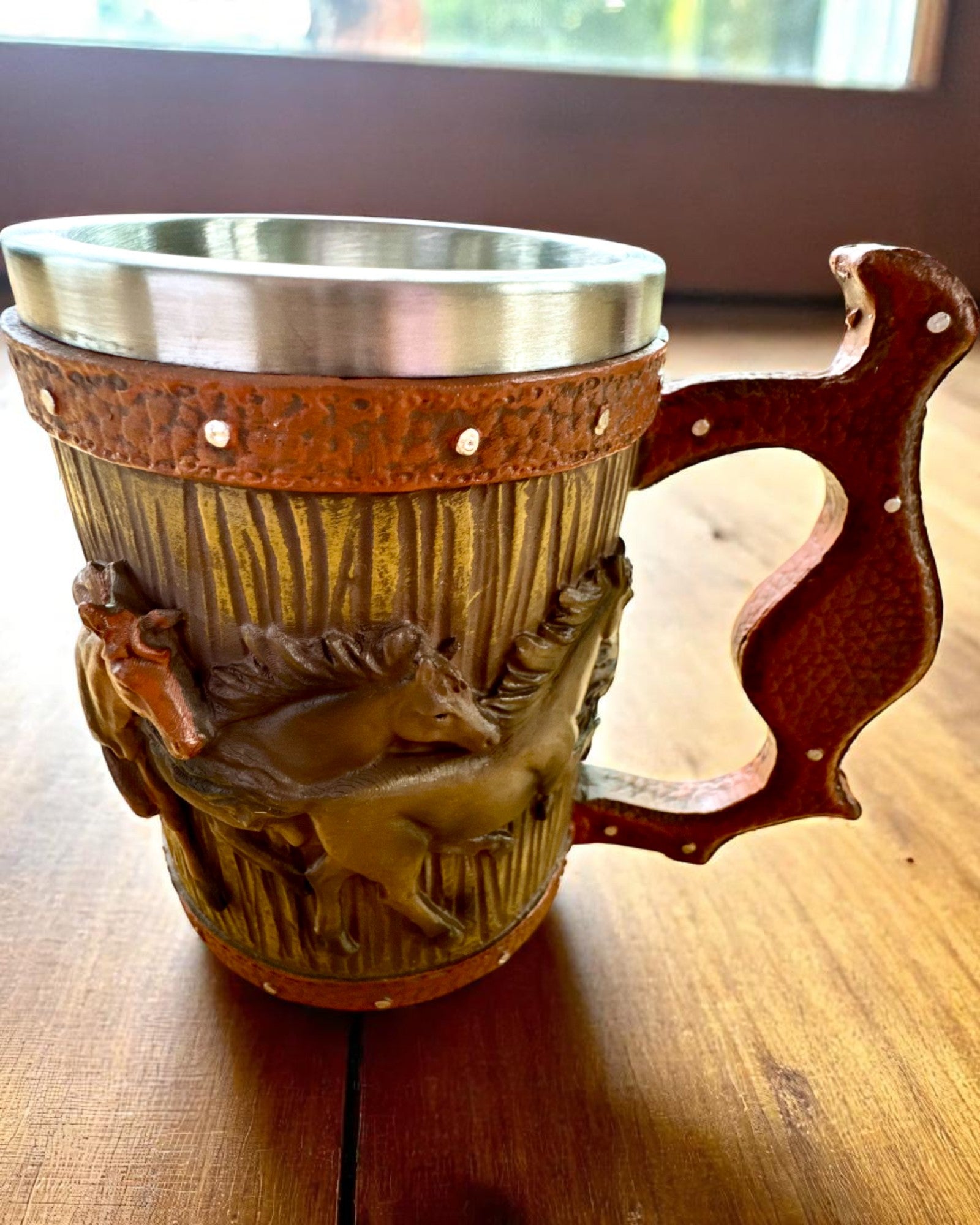 Krus med hestemotiv, 330 ml, mulighed for personlig gravering som gave