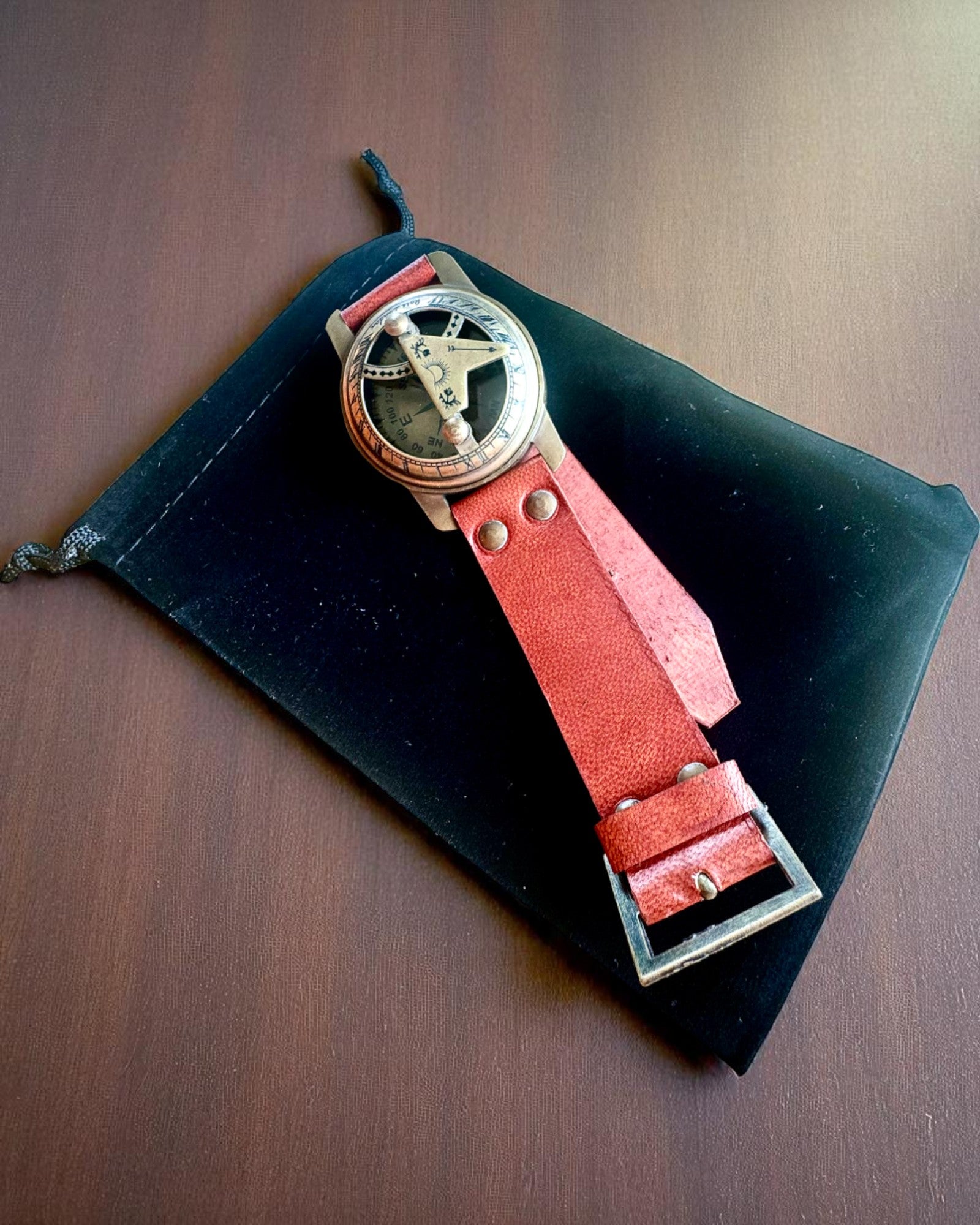 Solur med Kompas - Håndlavet, Autentisk Håndværk, mulighed for gravering