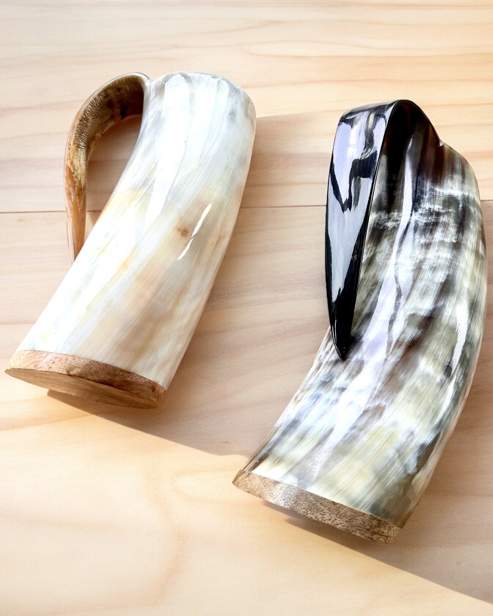 Krus 'Majstersztyk' med udskæringer og mulighed for personlig gravering - 5 farvevarianter