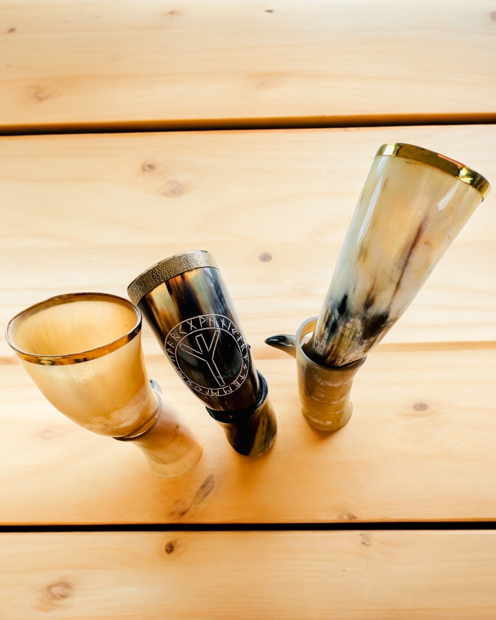 Hornkrus "Viking Valor" - Håndgraveret, Premium Kvalitet - 4 varianter at vælge imellem