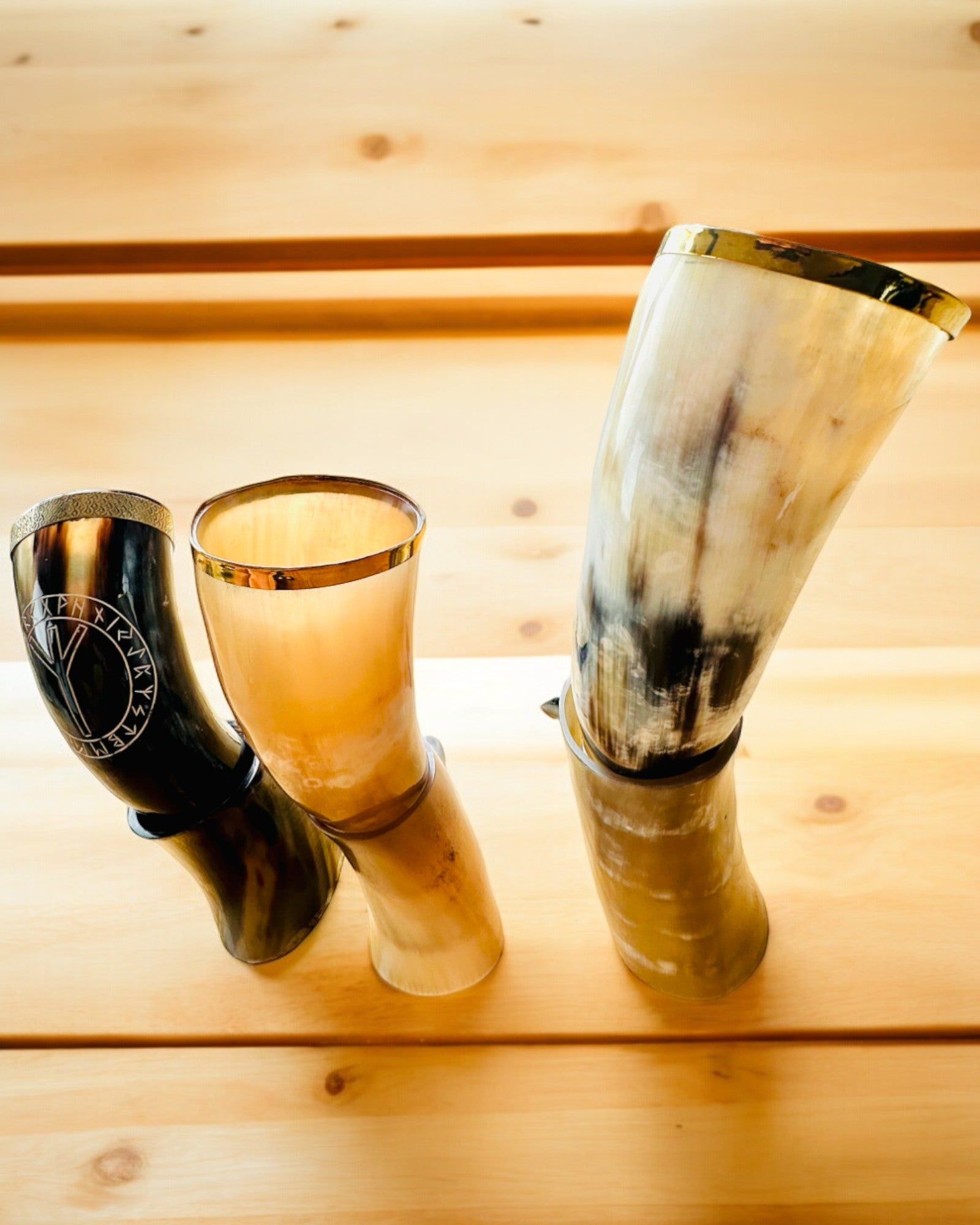 Hornkrus "Viking Valor" - Håndgraveret, Premium Kvalitet - 4 varianter at vælge imellem