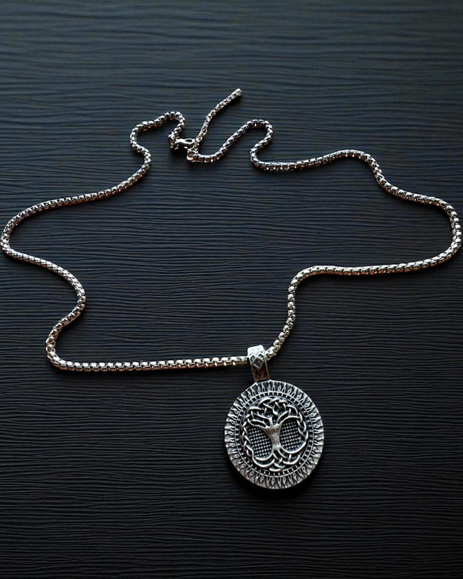 Amulet Livets Træ med Mulighed for Gravering - halskæde "Naturens Vitalitet", personalisering