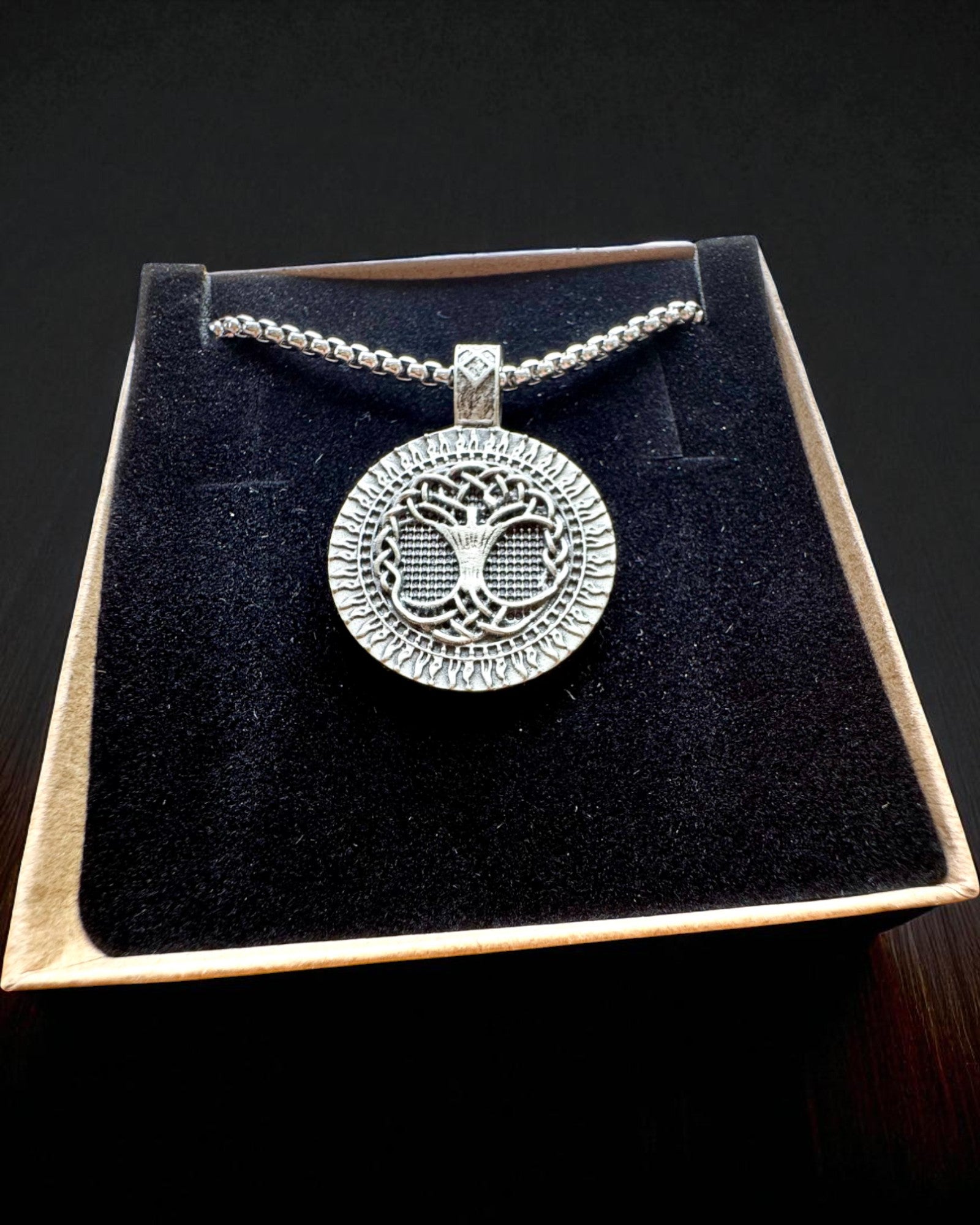 Amulet Livets Træ med Mulighed for Gravering - halskæde "Naturens Vitalitet", personalisering