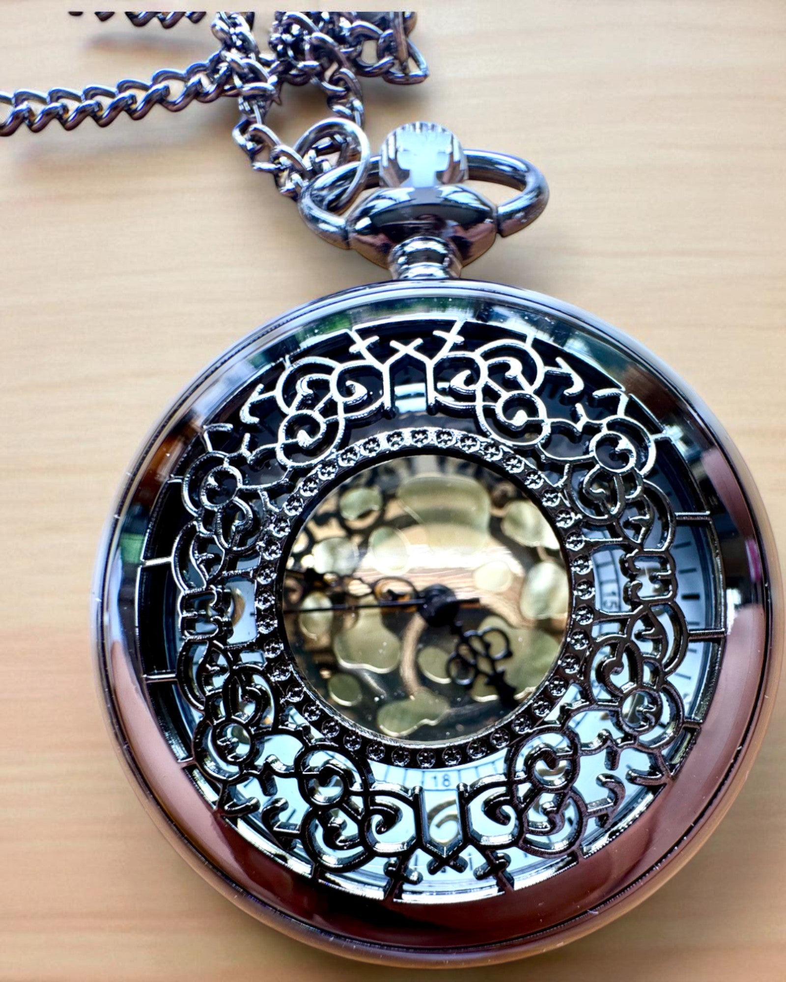 Sort Lommeur „Midnight Elegance”, personalisering til gave med gravering