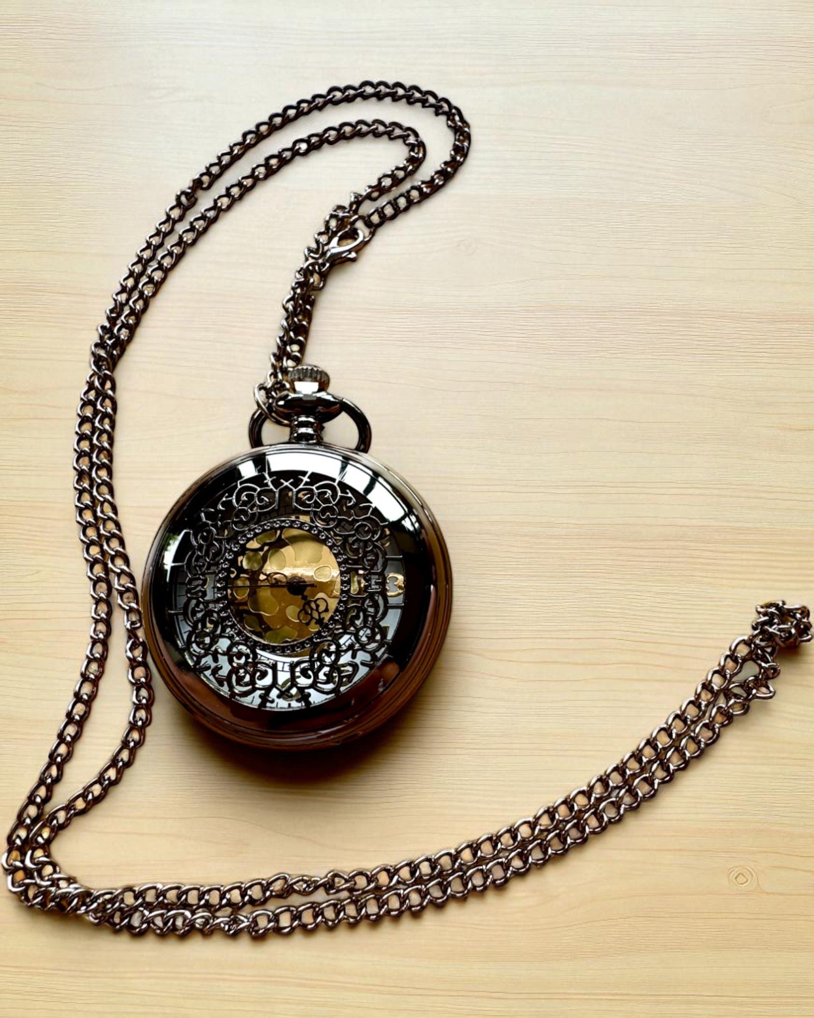 Sort Lommeur „Midnight Elegance”, personalisering til gave med gravering