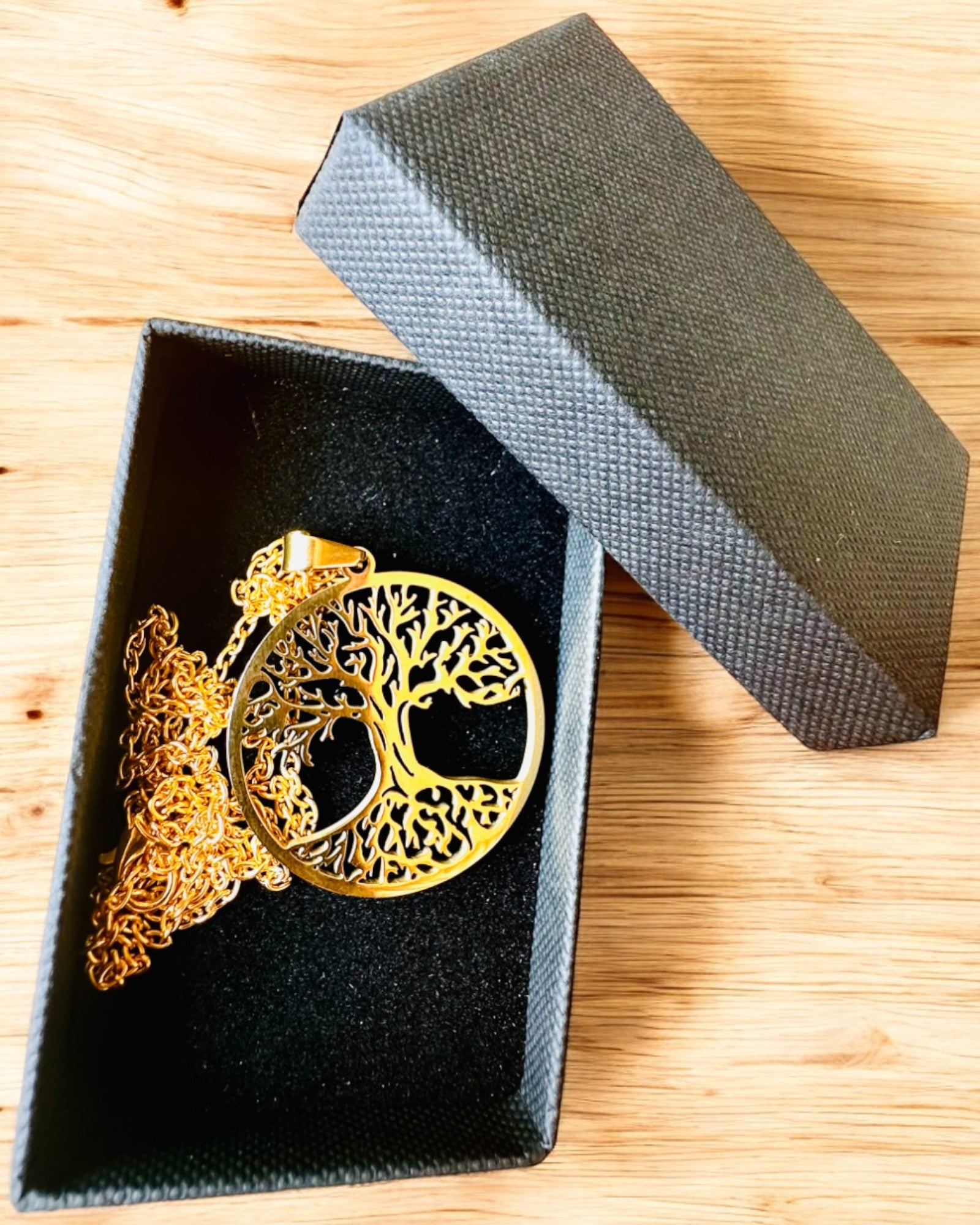 Halskæde "Livets Træ" i Rustfrit Stål - personalisering med gravering, 2 farvevarianter