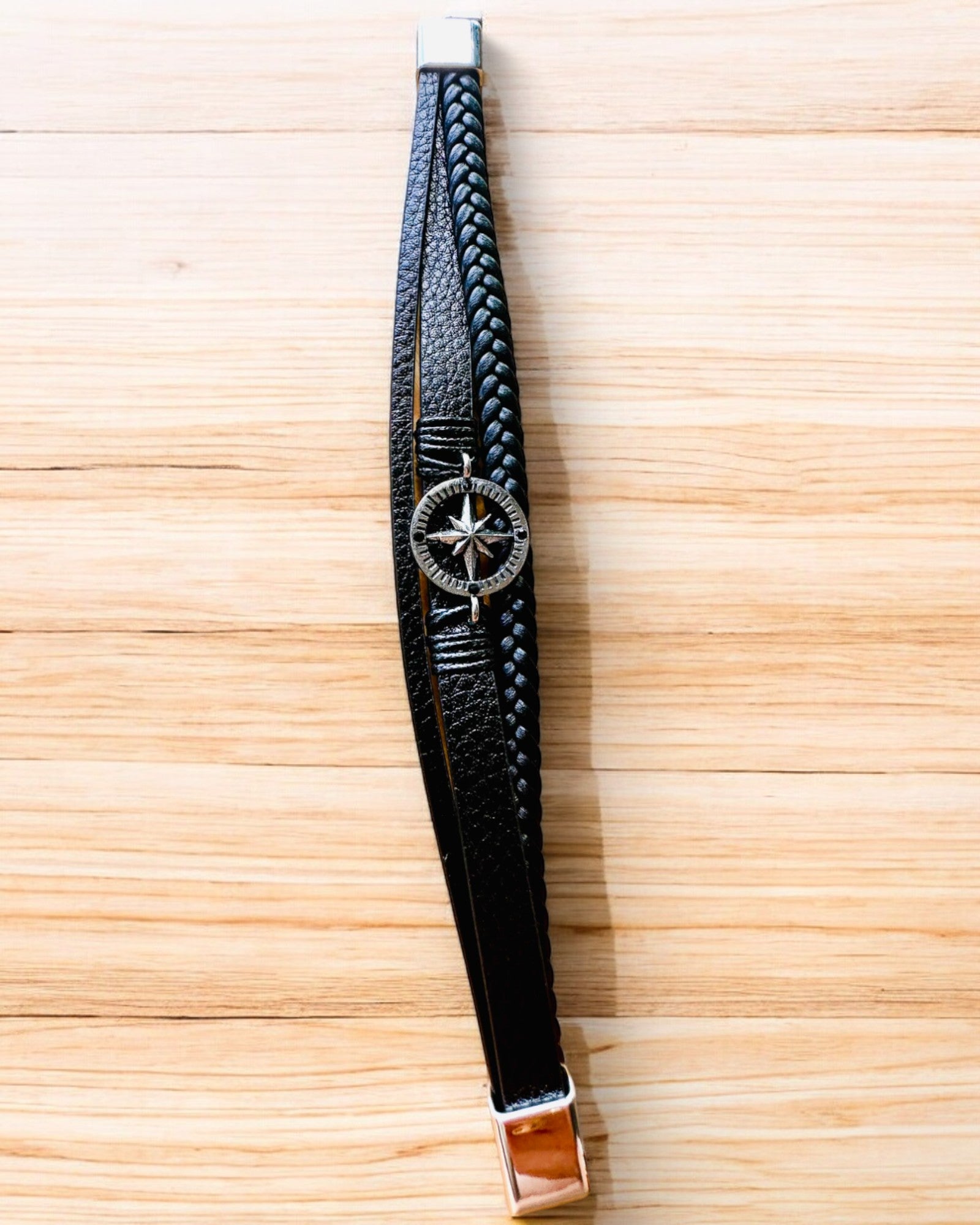 Bransoletka "Compass Adventure" - mulighed for personlig gravering som gave, 2 farvevarianter at vælge imellem