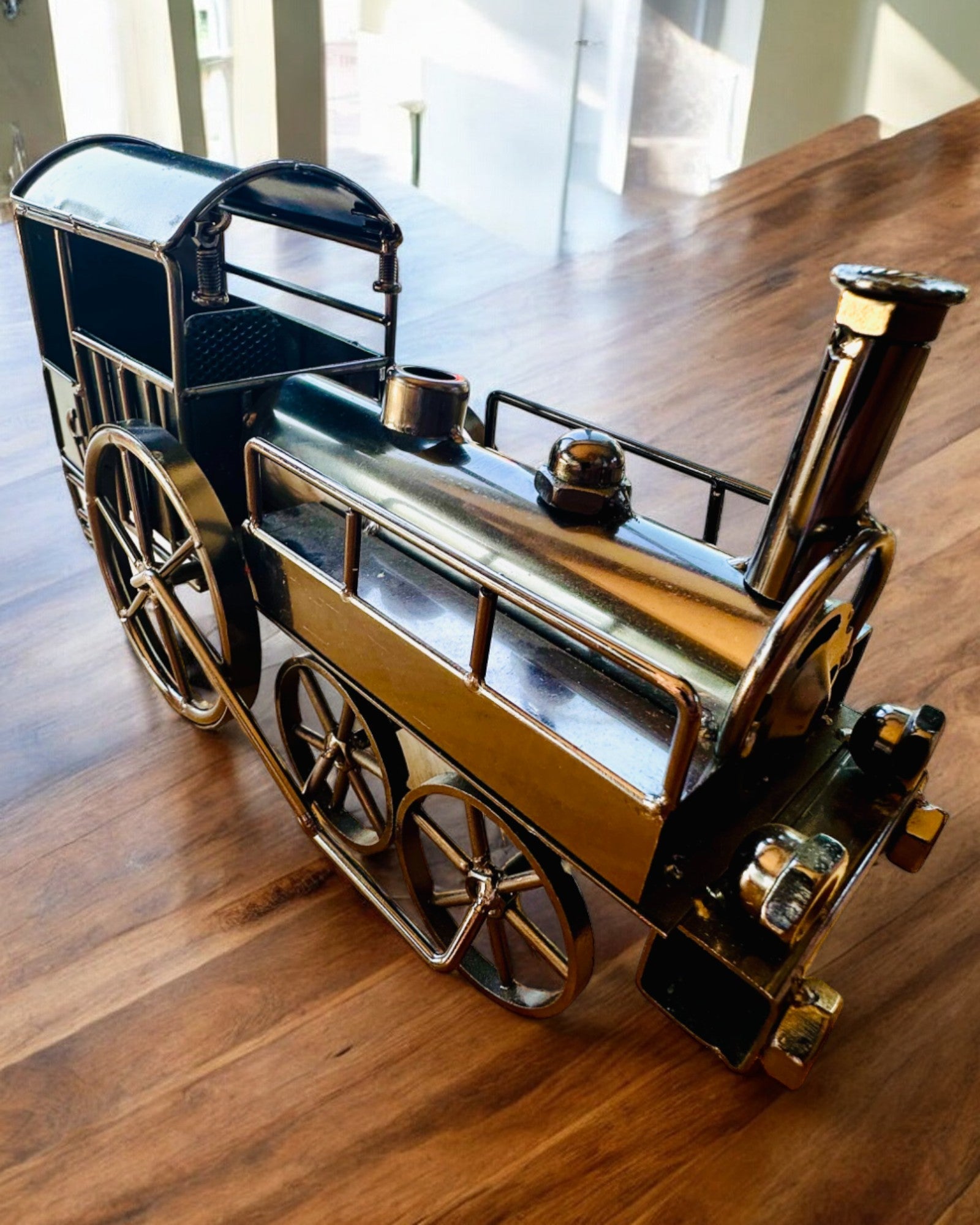 Lokomotywa af jern "Retro Express" – dekoration, model, håndlavet med mulighed for gravering som gave