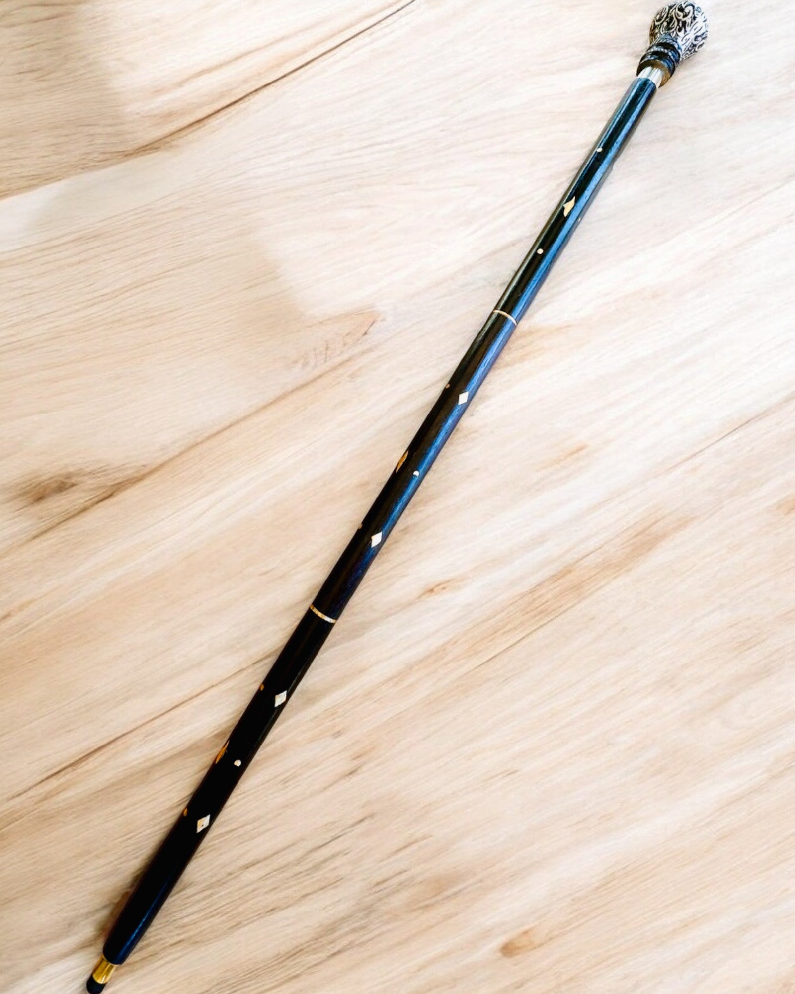 Vandrestok "Majestætens Stok" Træ Håndlavet, mulighed for gravering, 2 varianter at vælge imellem