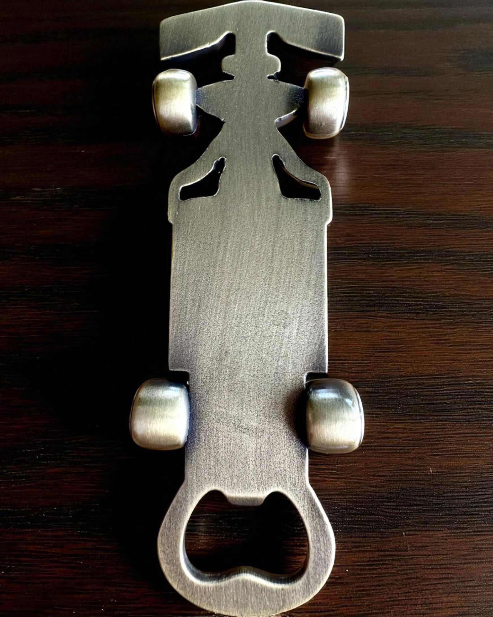 Flaskeåbner Vintage Motorkøretøjer - 3 varianter, personliggørelse med gravering som gave