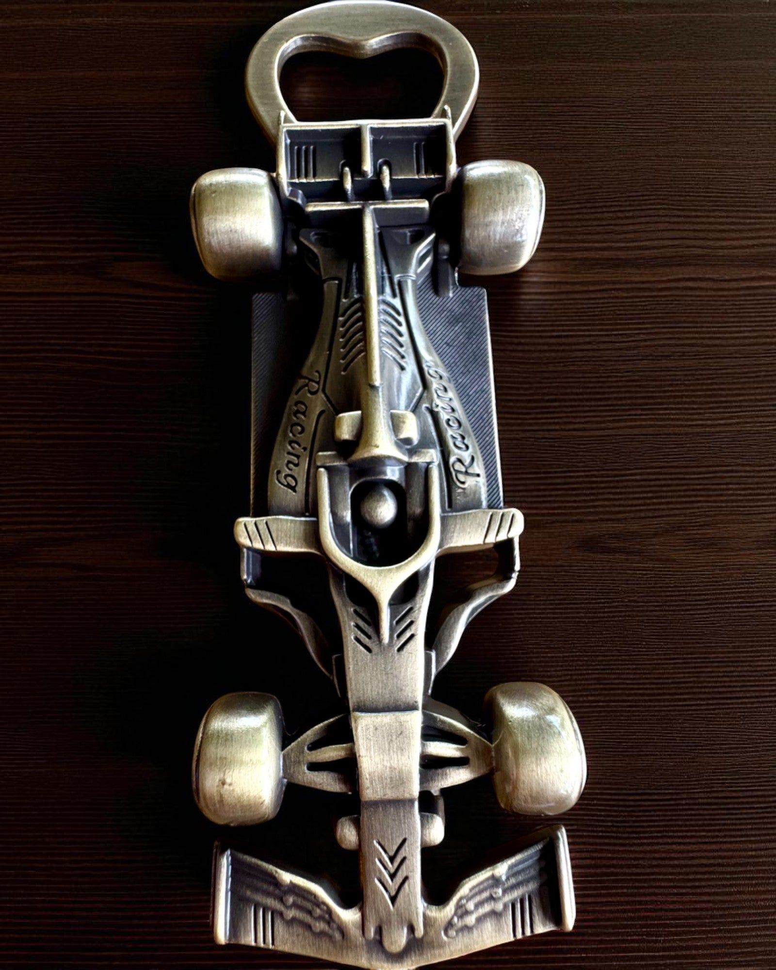 Flaskeåbner Vintage Motorkøretøjer - 3 varianter, personliggørelse med gravering som gave