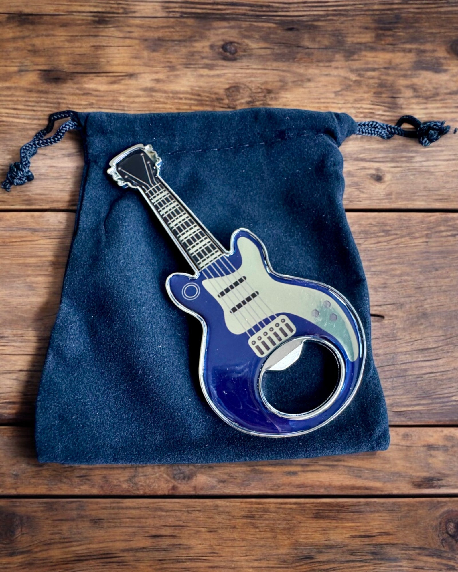 Flaskeåbner Guitar Rock'n'Open, 2 varianter, personliggørelse med gravering som gave