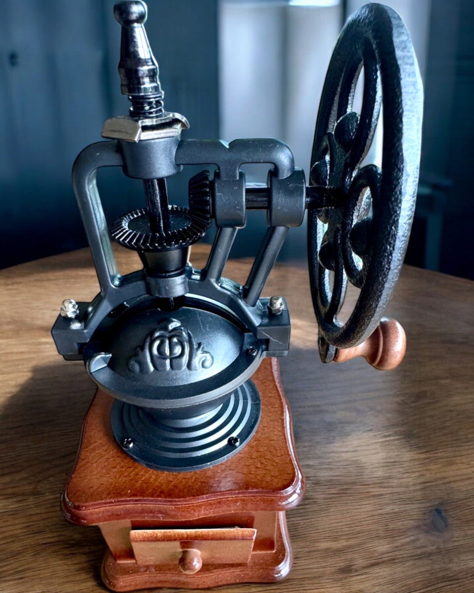 Retro kaffemølle „Vintage Café” 27 cm høj, med mulighed for personliggørelse med gravering som gave