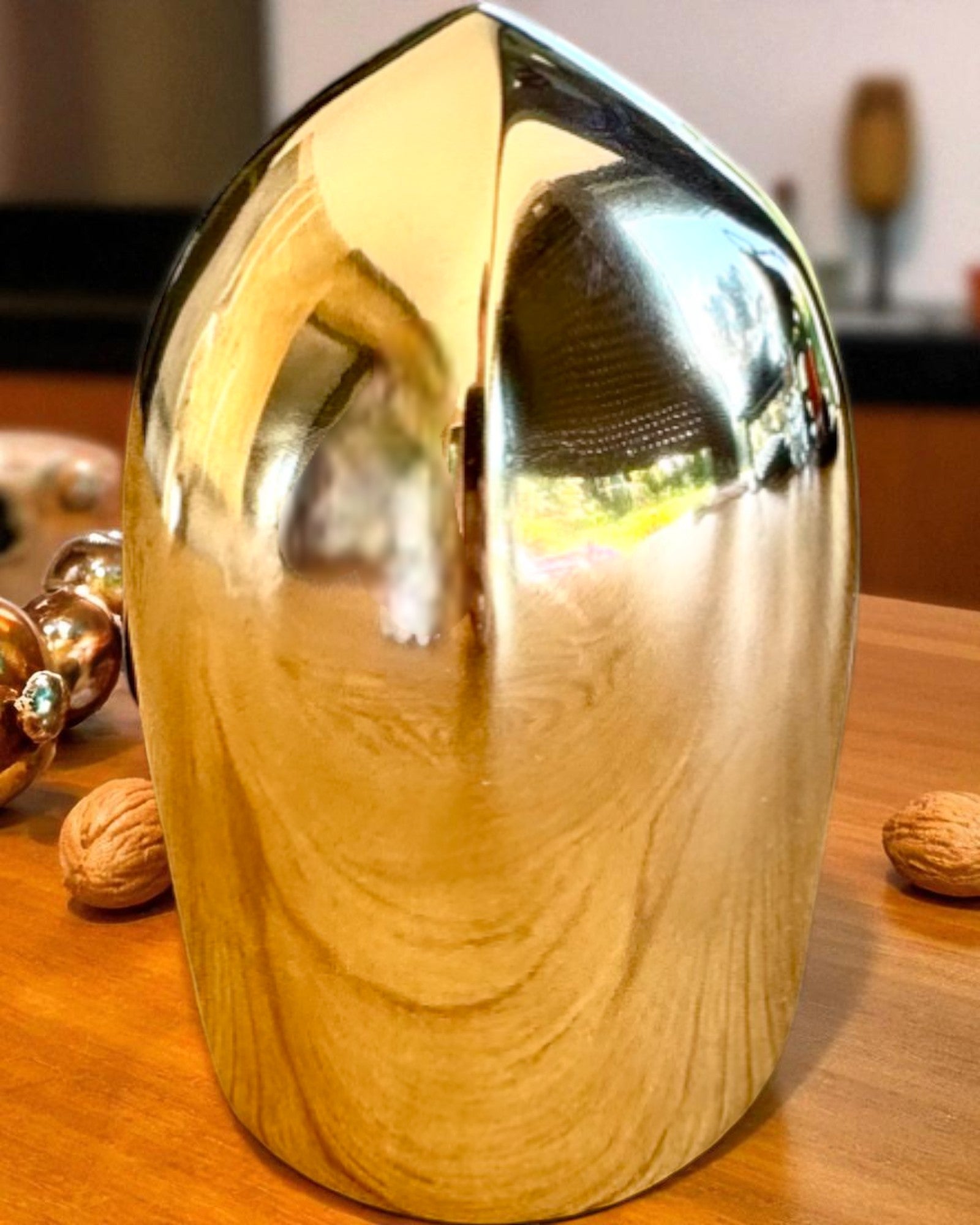 Mini Riddershjelm „Guardian” af messing – håndlavet, 12 cm, mulighed for tilpasning med gravering som gave