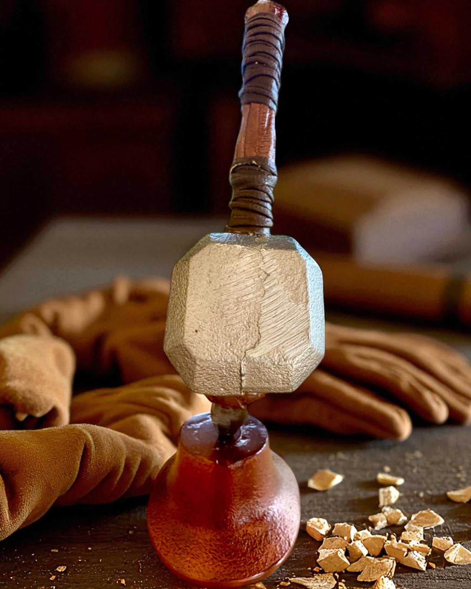 Storm Relic – dekorativ hammer med base, 26 cm, håndlavet, mulighed for tilpasning med gravering som gave