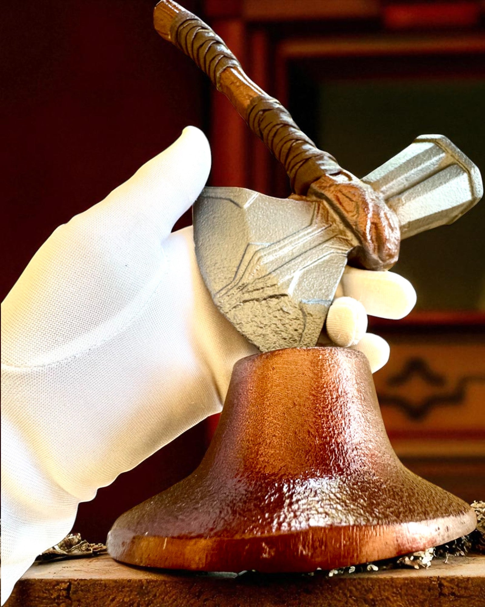 Storm Relic – dekorativ hammer med base, 26 cm, håndlavet, mulighed for tilpasning med gravering som gave