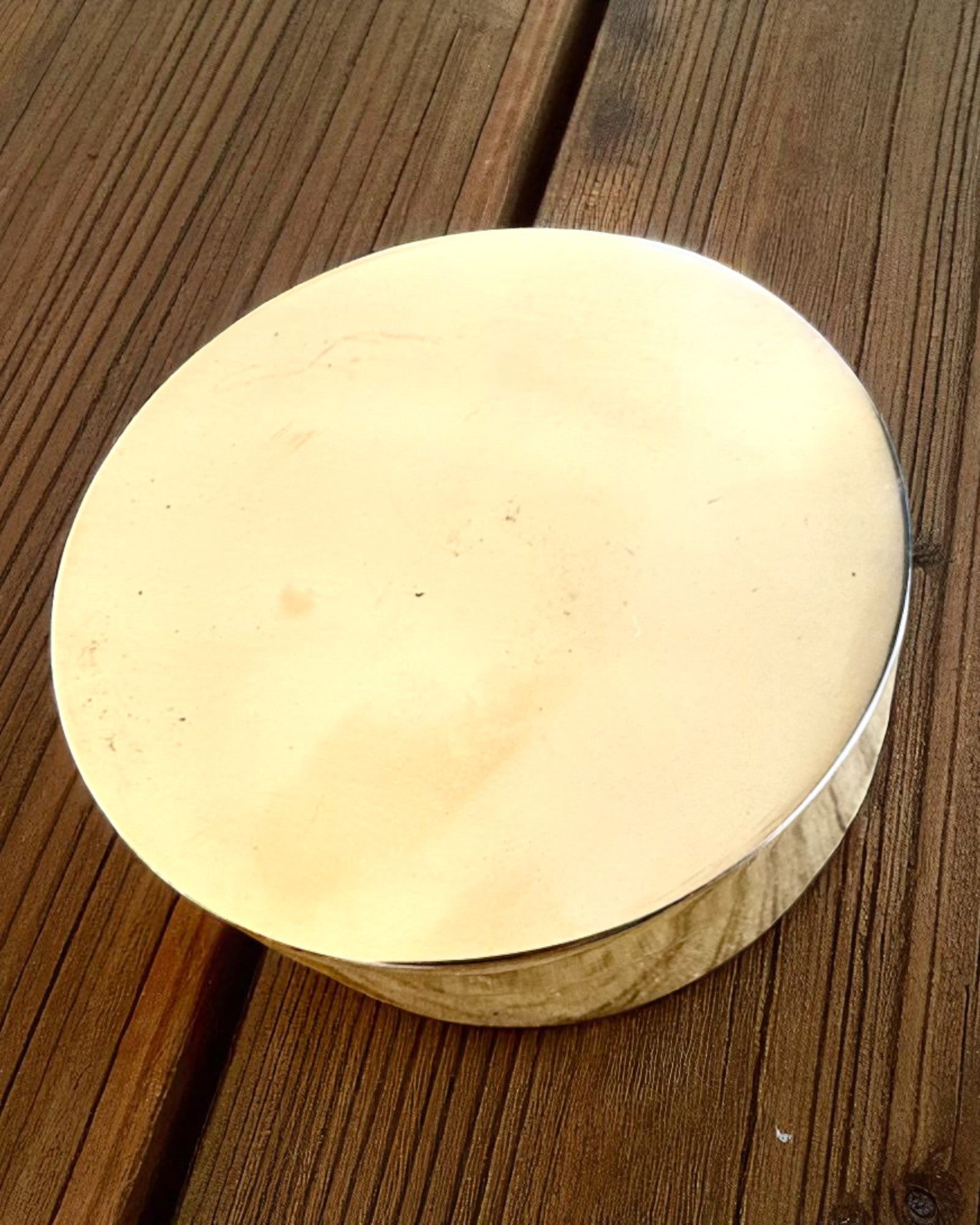 Solkompas Voyager 7cm – messing solur med kompas, tilpasning med gravering som gave