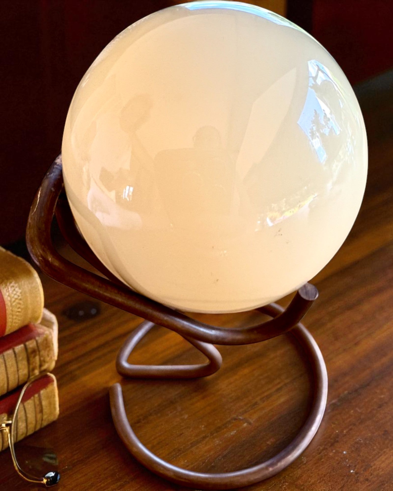 Billardkugle på messingbase, mulighed for tilpasning med gravering som gave