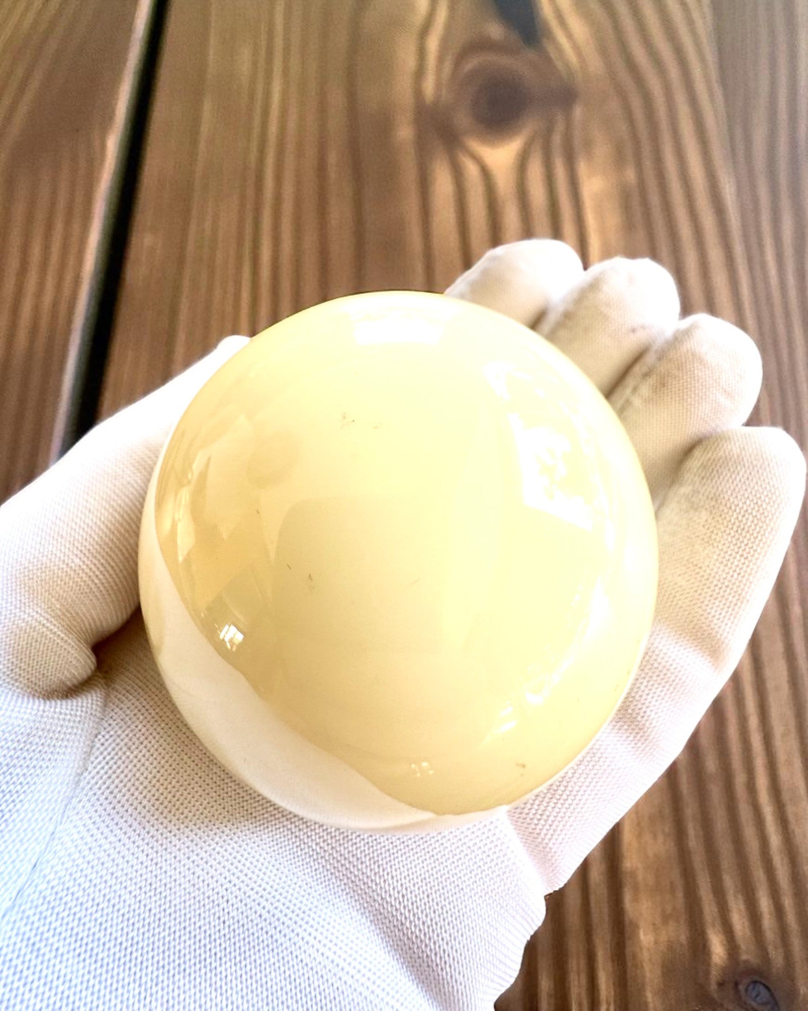 Billardkugle på messingbase, mulighed for tilpasning med gravering som gave