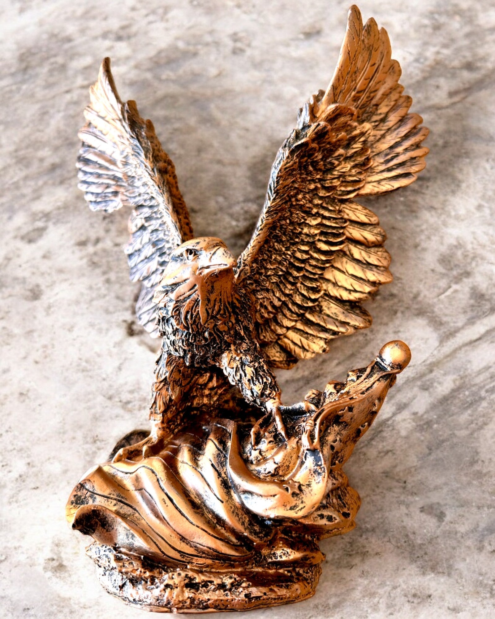 "Władca Wiatrów" - Retro Ørneskulptur i Vintage Stil med Mulighed for Gravering