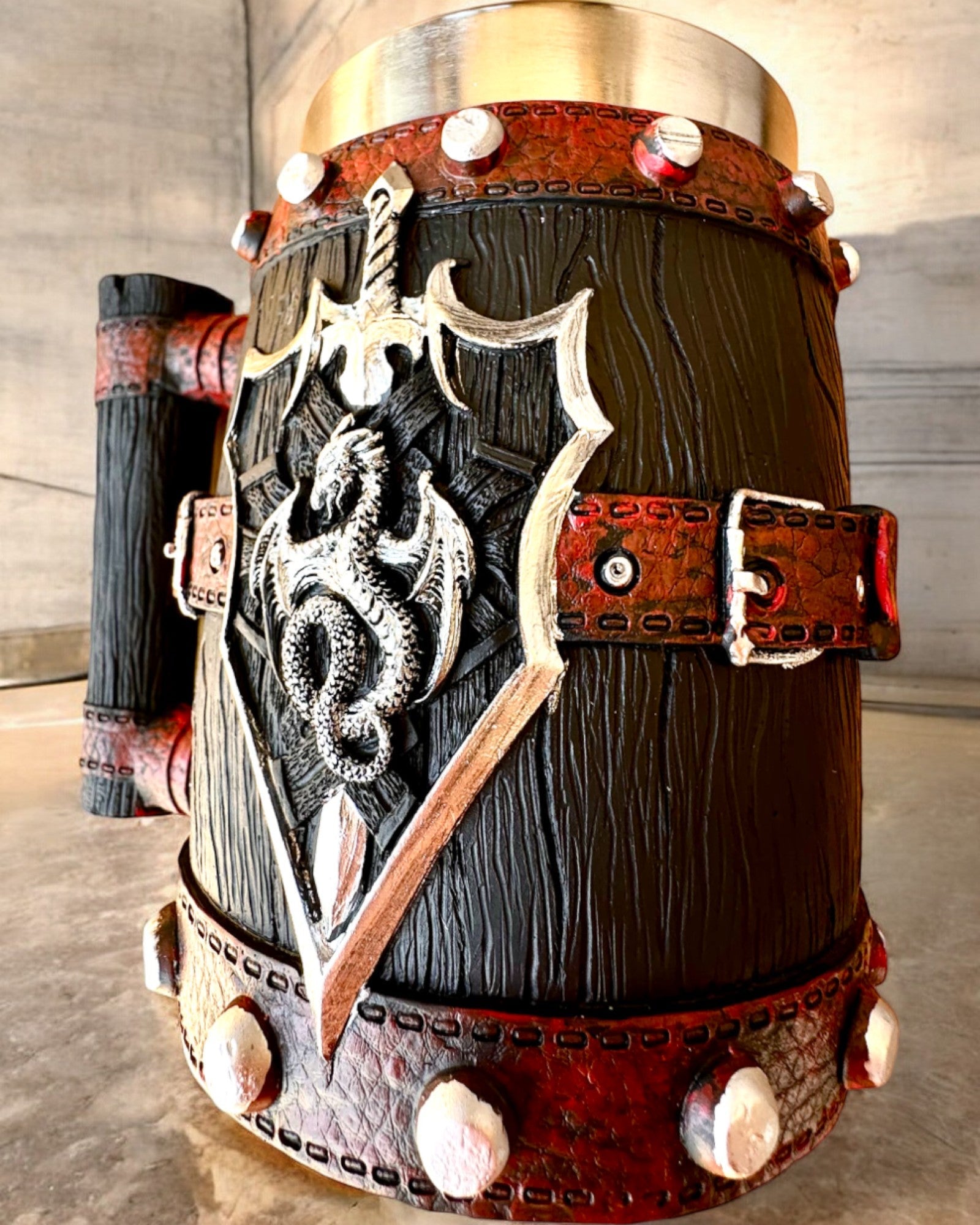 Mroczny Kufel Smoczego Wojownika med Mulighed for Gravering som gave, kapacitet 600 ml