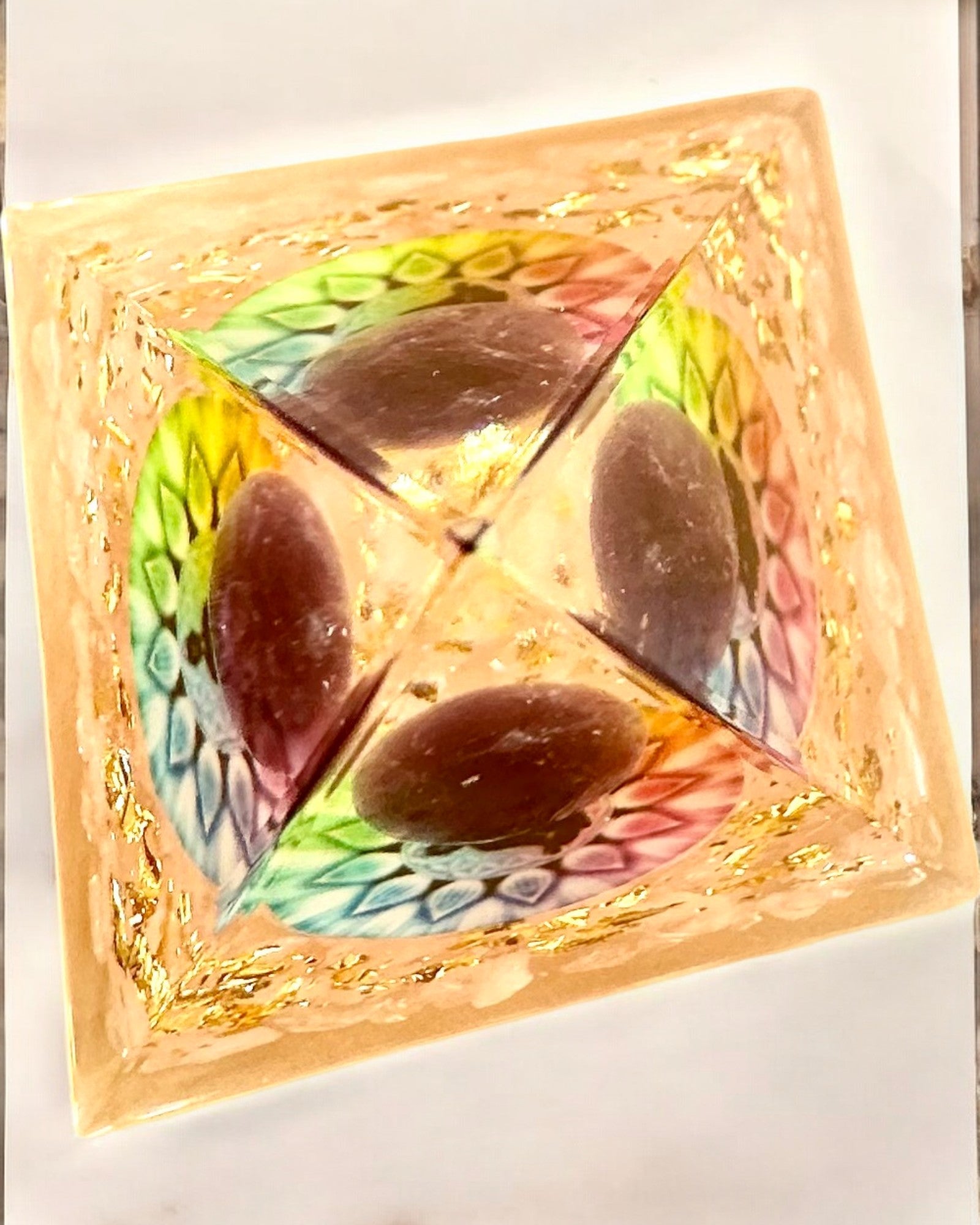 Orgonit Energi Pyramide "Harmoni af Lys" - Krystal, til gave