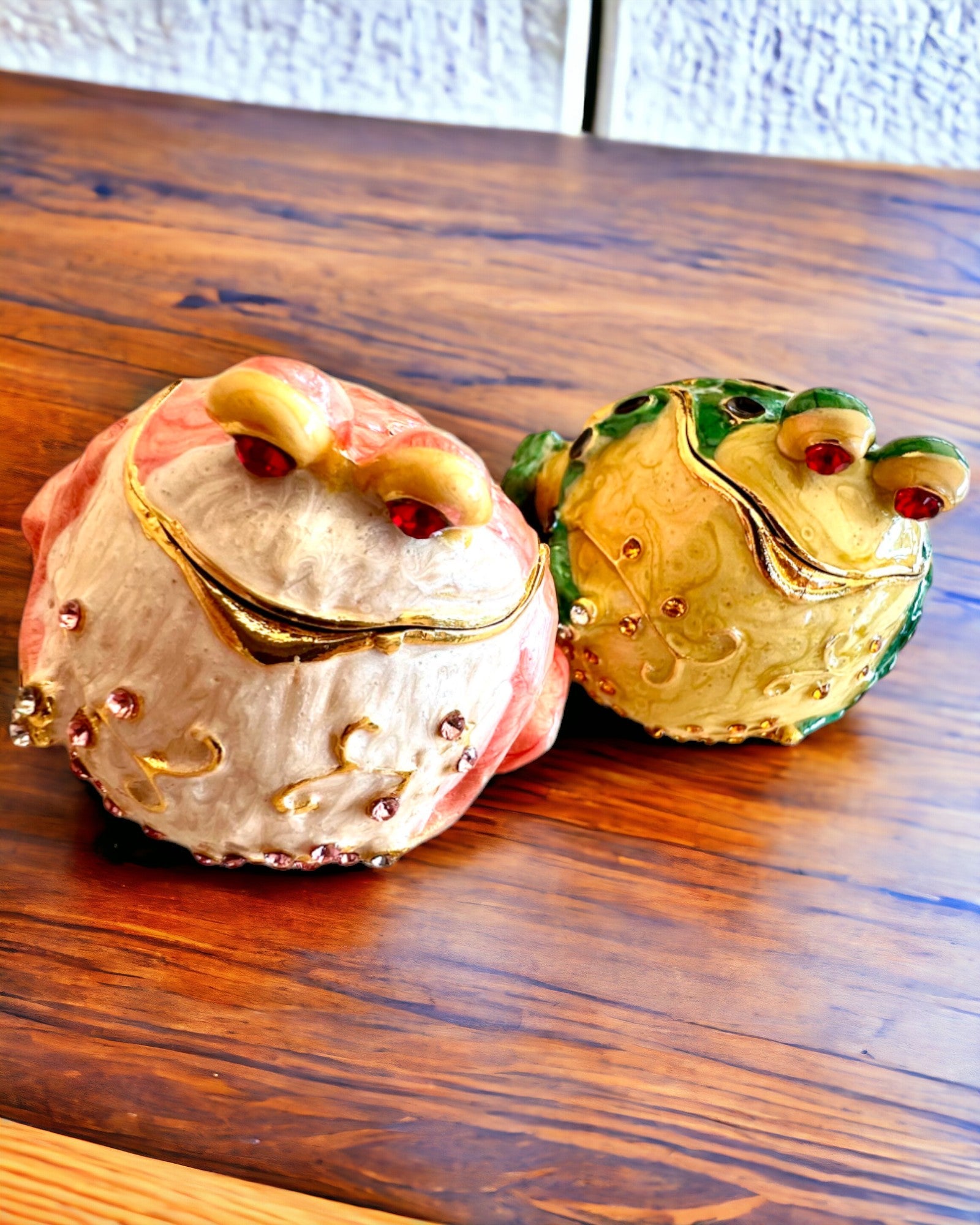 Elegant dekorativ æske "Żabi Skarb" til gave med personalisering, med mulighed for gravering