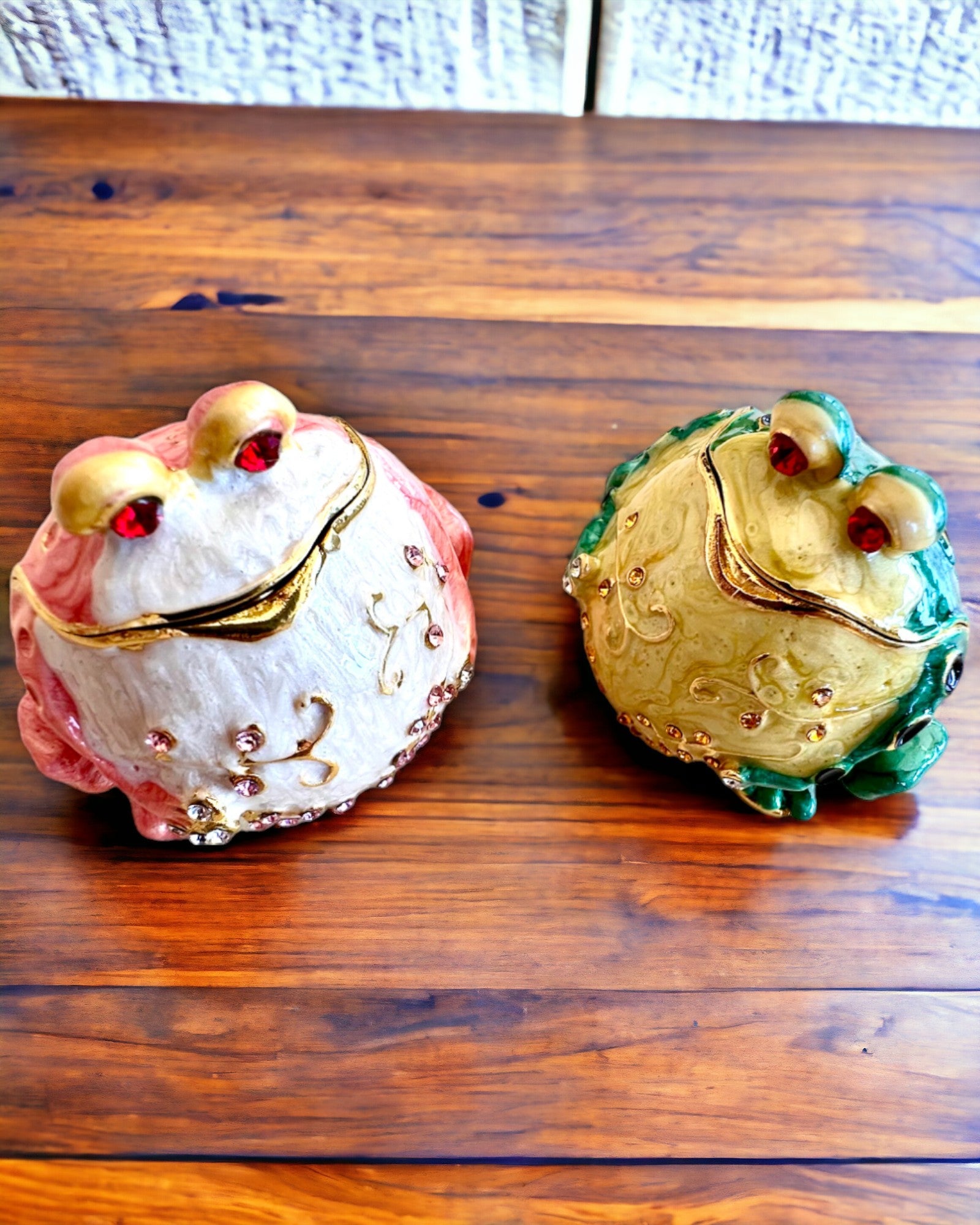 Elegant dekorativ æske "Żabi Skarb" til gave med personalisering, med mulighed for gravering