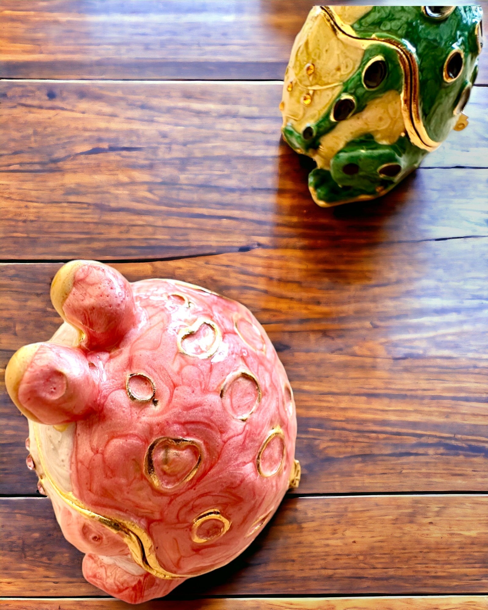 Elegant dekorativ æske "Żabi Skarb" til gave med personalisering, med mulighed for gravering