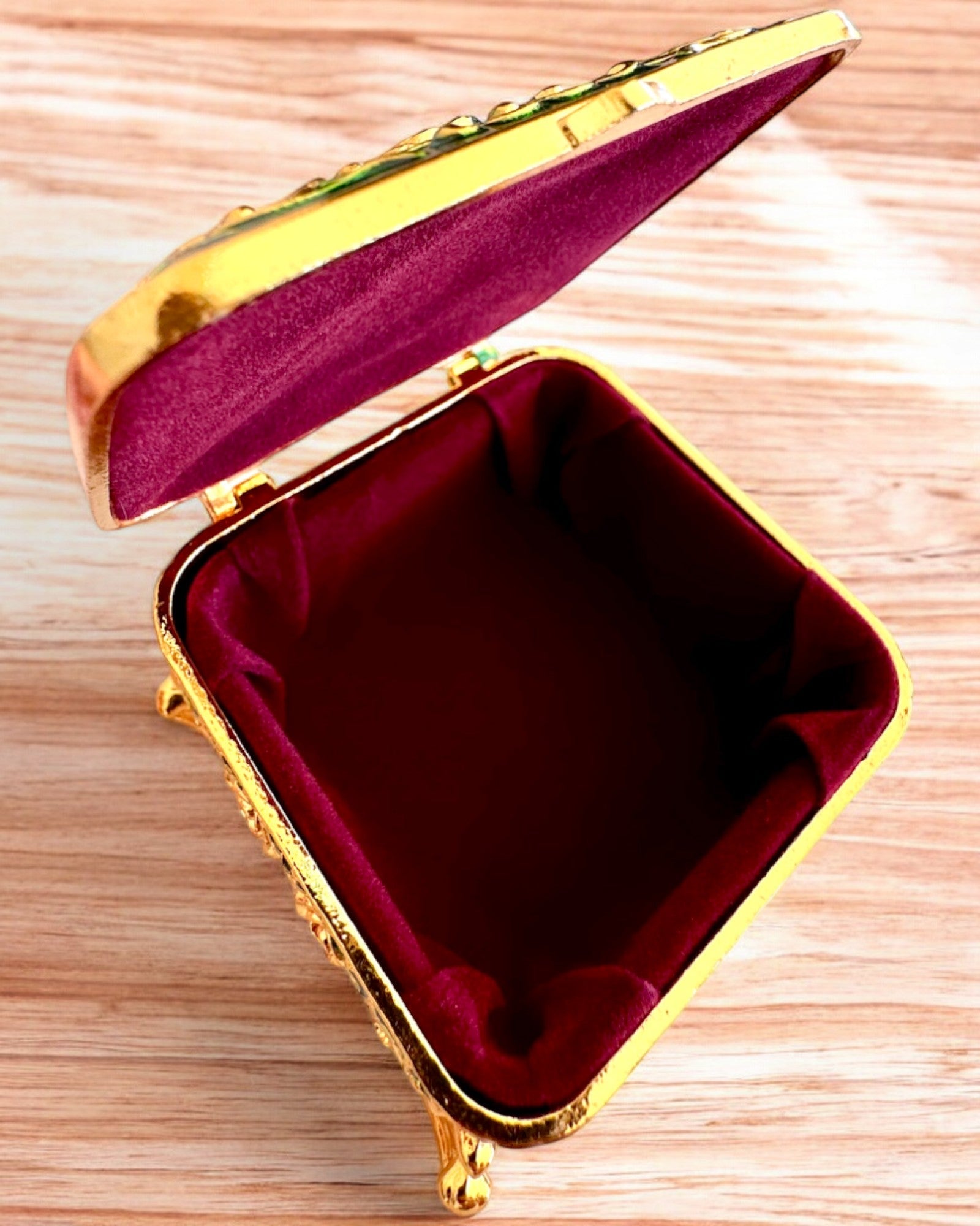 Skrin "Royal Elegance" med mulighed for gravering som gave