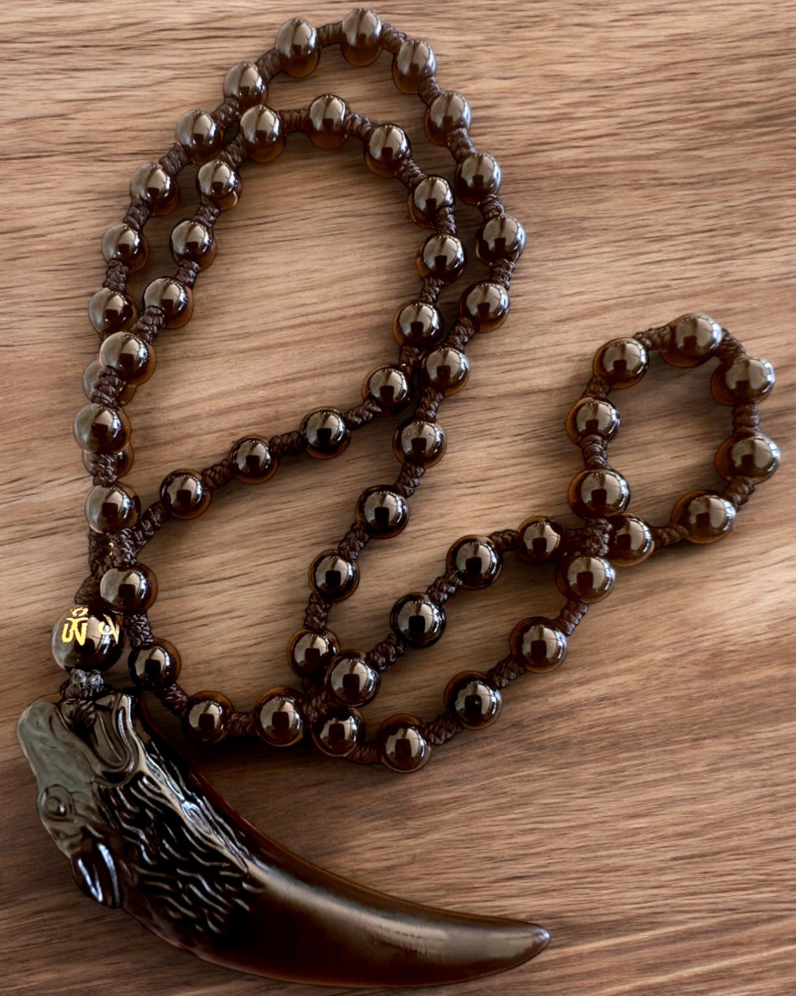 Wilczy Ząb Jadeitowy - Amulet af Styrke og Beskyttelse, mulighed for personlig gravering som gave