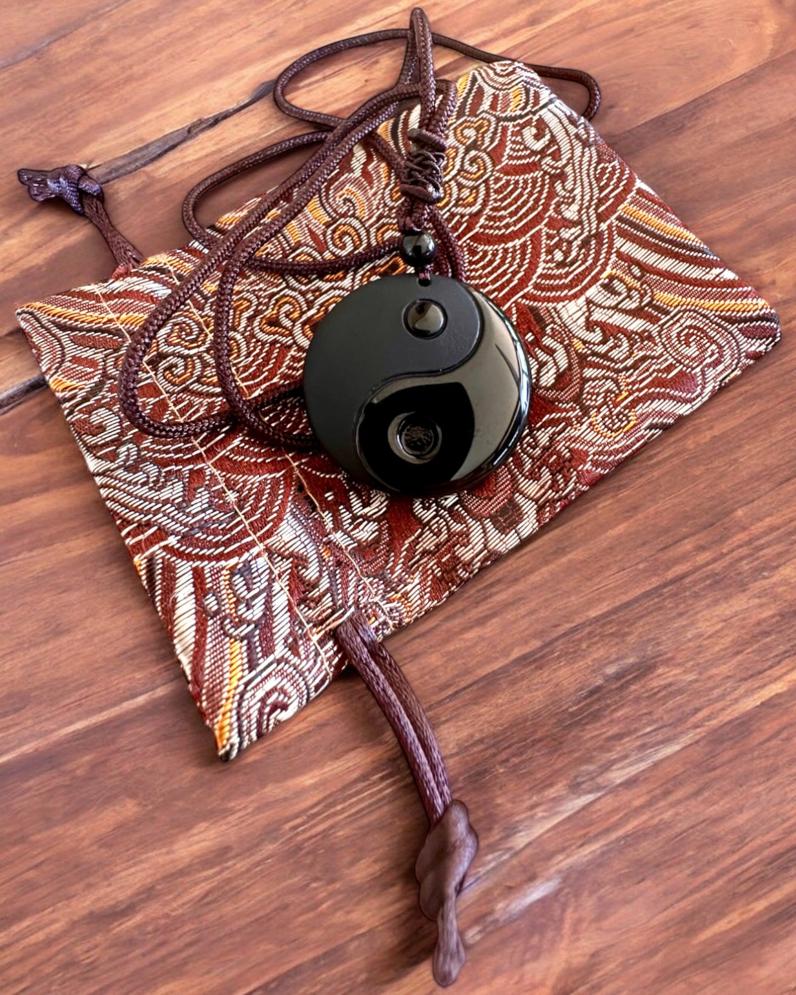 Boho halskæde med Obsidian Yin Yang Tai Chi, mulighed for personlig gravering som gave
