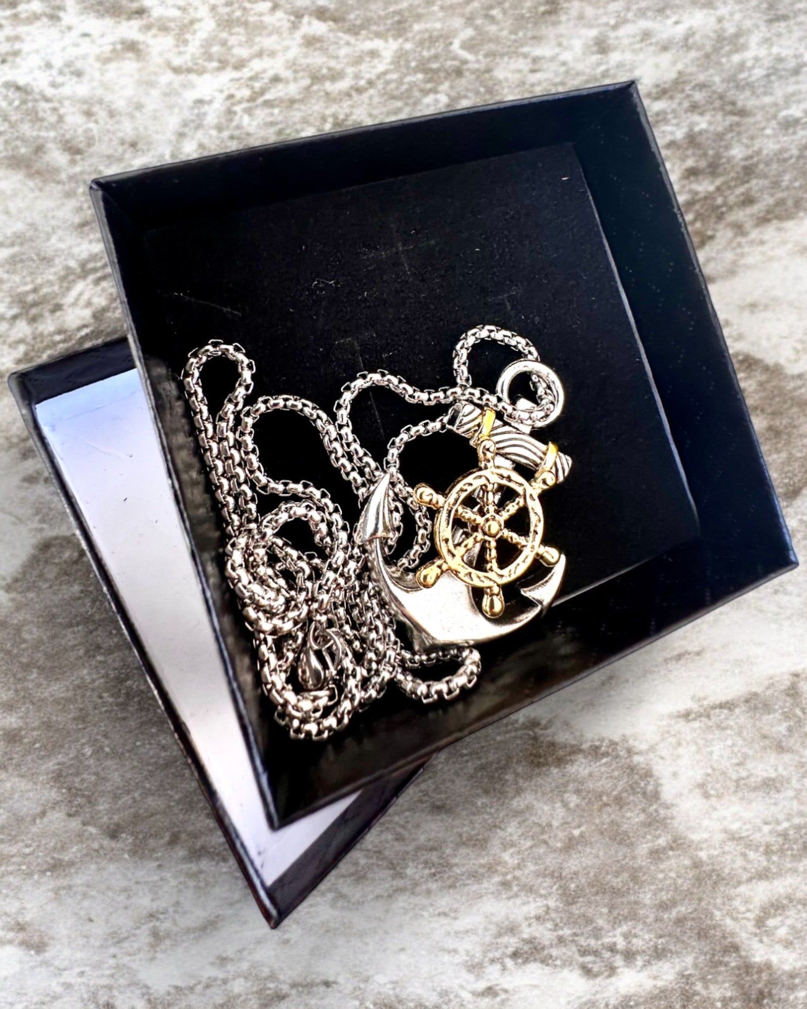 Amulet Morski Anker Kapitana, halskæde med mulighed for gravering som gave