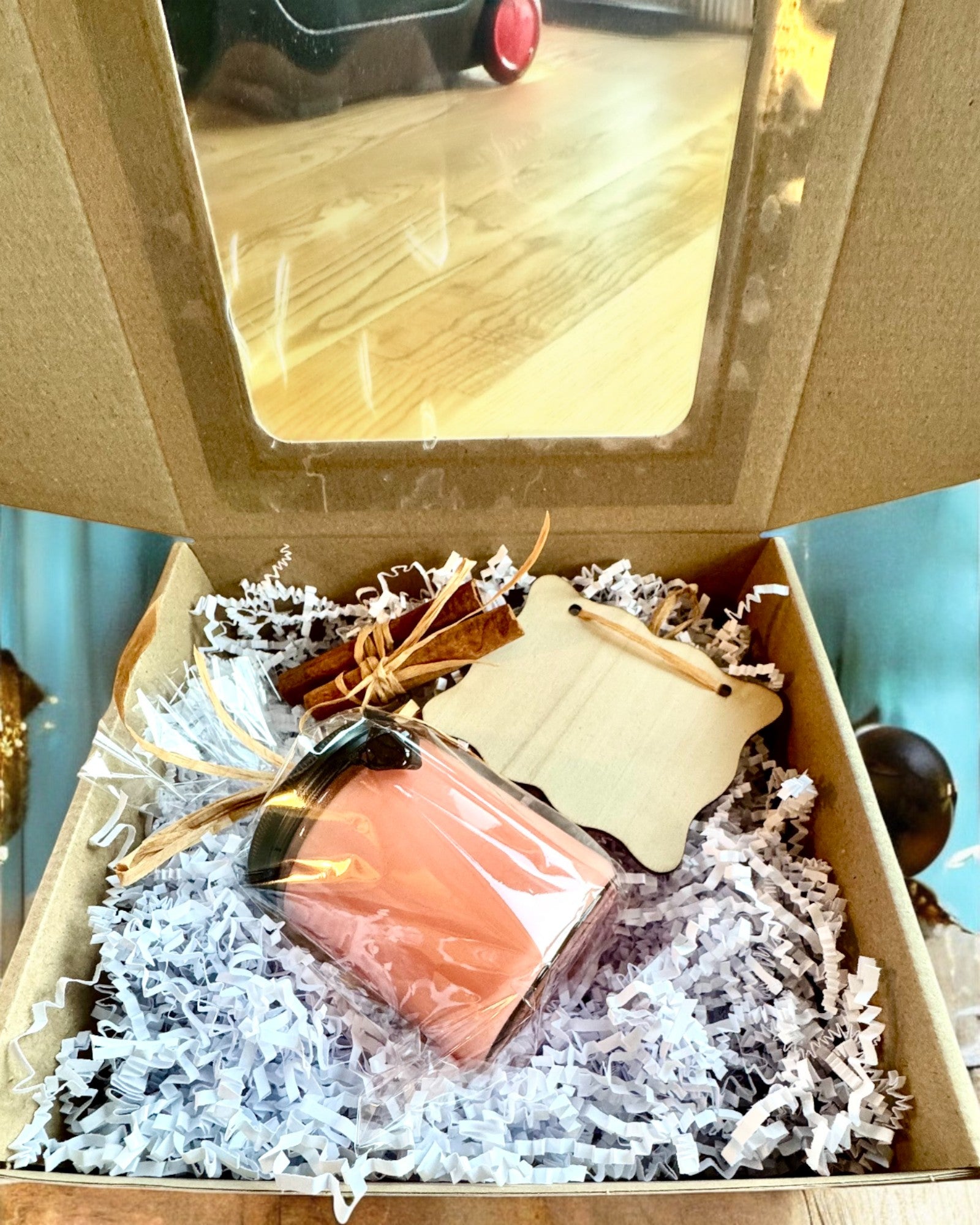 Intentionel sojavokslys 250 ml med naturlig sten – vælg din energi: Citrin eller Granat, personliggørelse med gravering som gave