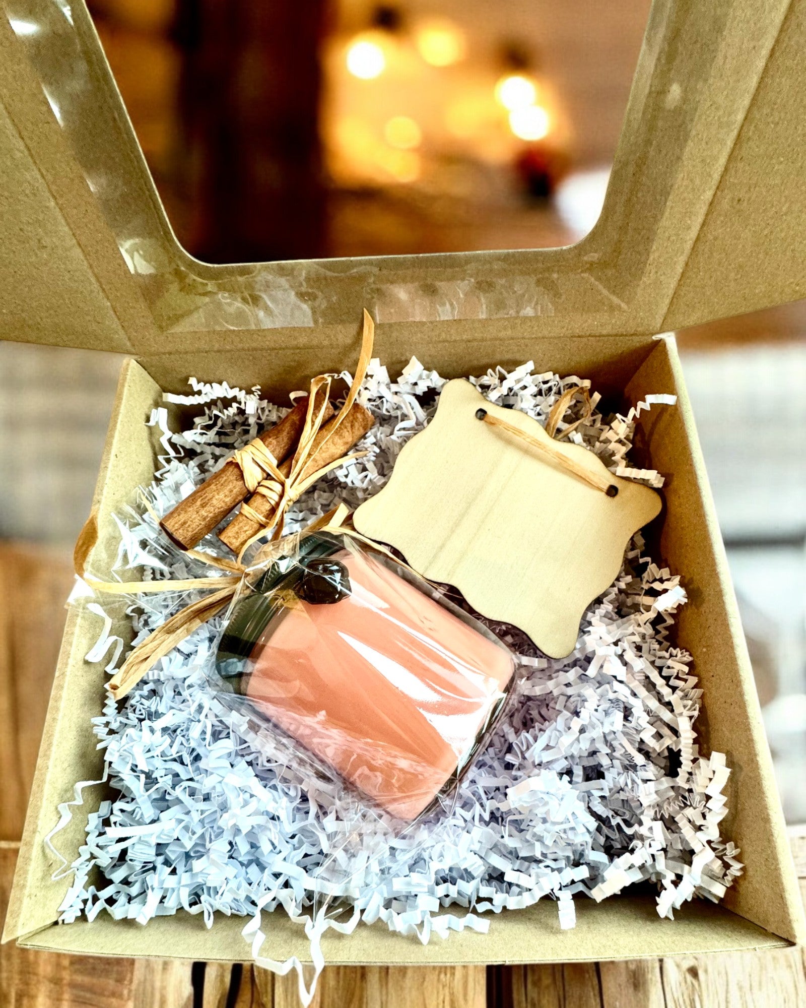 Intentionel sojavokslys 250 ml med naturlig sten – vælg din energi: Citrin eller Granat, personliggørelse med gravering som gave