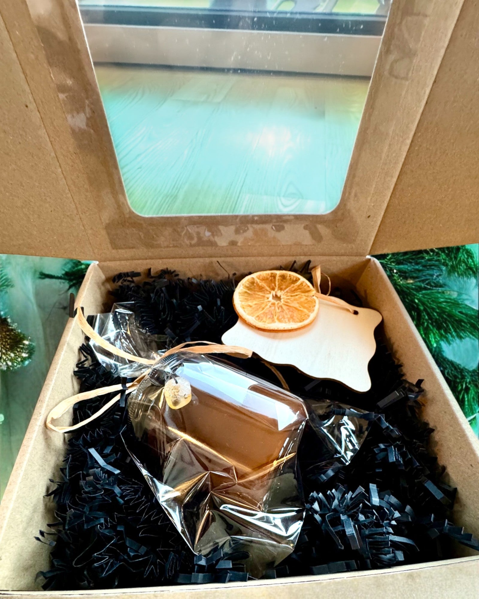 Intentionel sojavokslys 250 ml med naturlig sten – vælg din energi: Citrin eller Granat, personliggørelse med gravering som gave