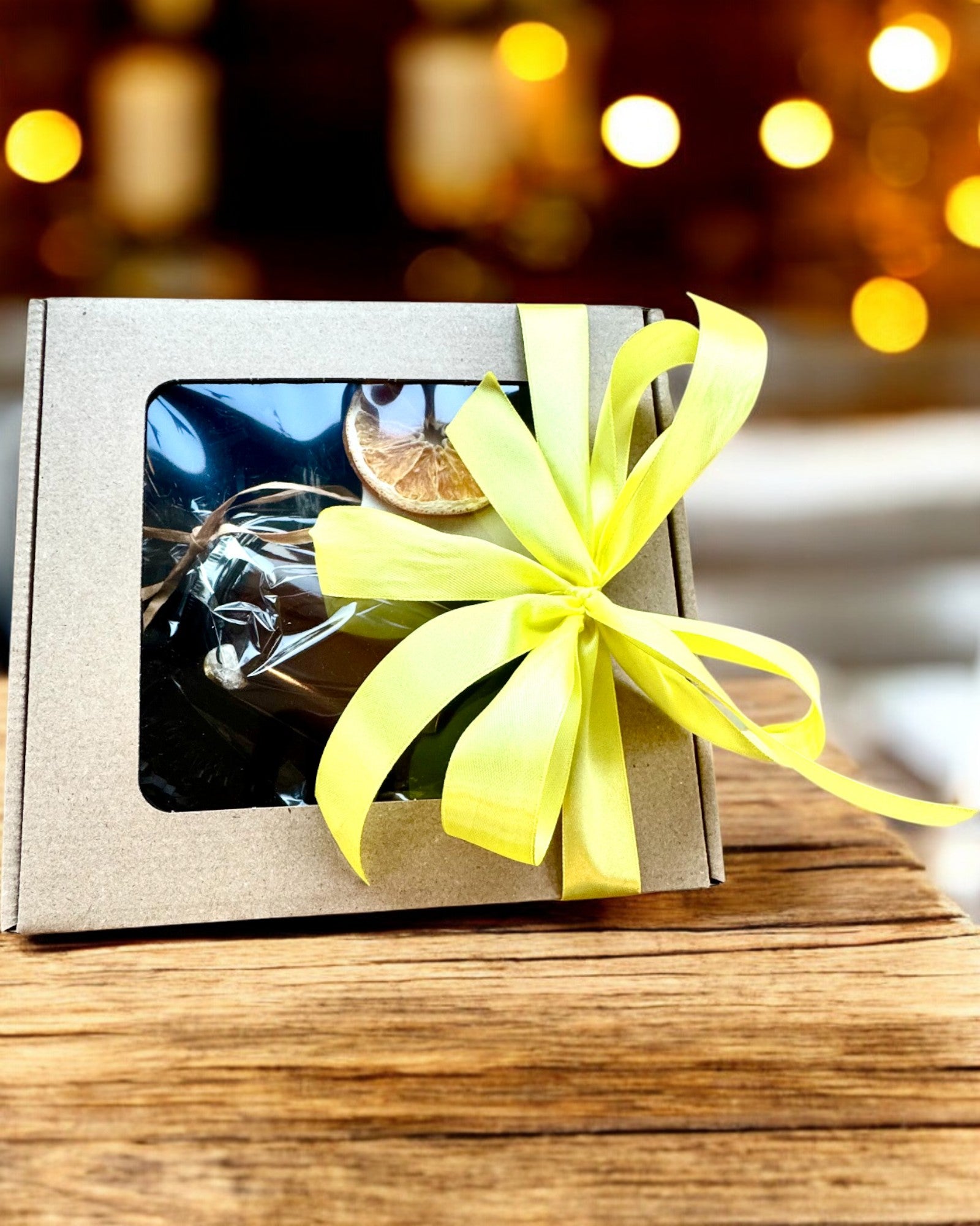 Intentionel sojavokslys 250 ml med naturlig sten – vælg din energi: Citrin eller Granat, personliggørelse med gravering som gave