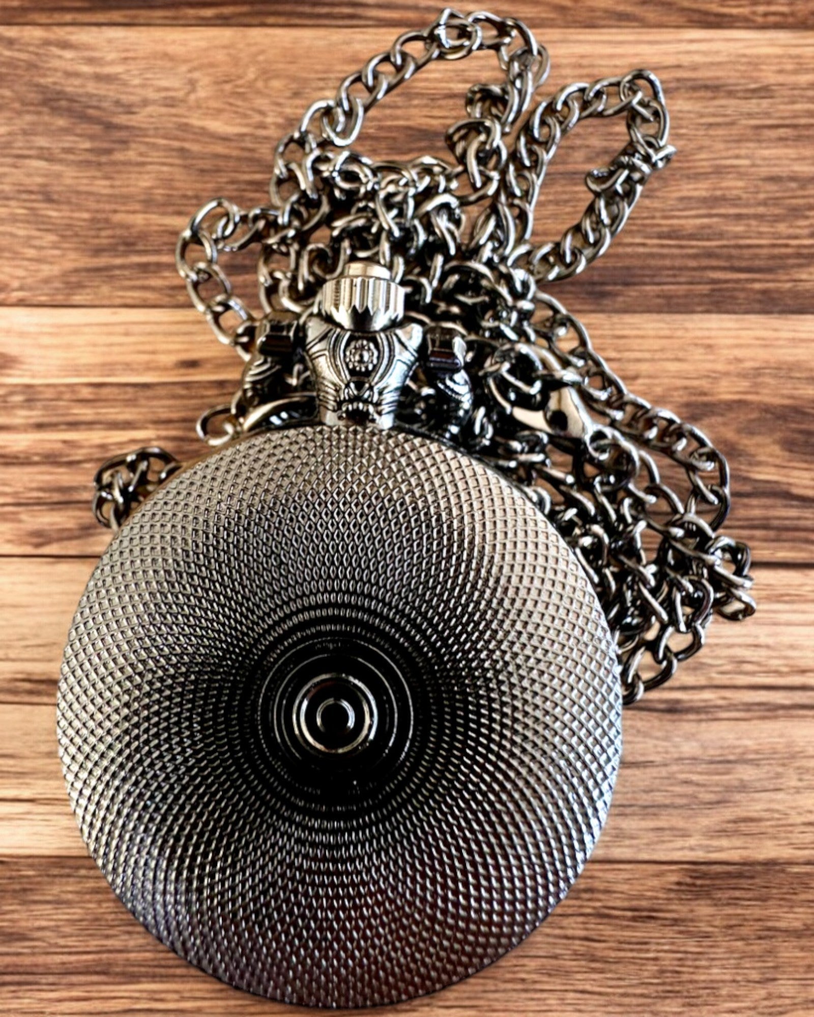 Lommeur 'Ravnenes Kys' med Gravering – personliggørelse med gravering som gave