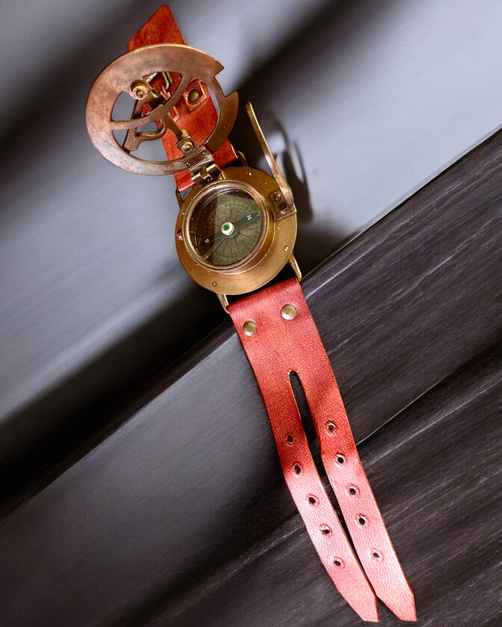 Solur "Antik Kompas", armbåndsur med kompas, mulighed for personlig gravering