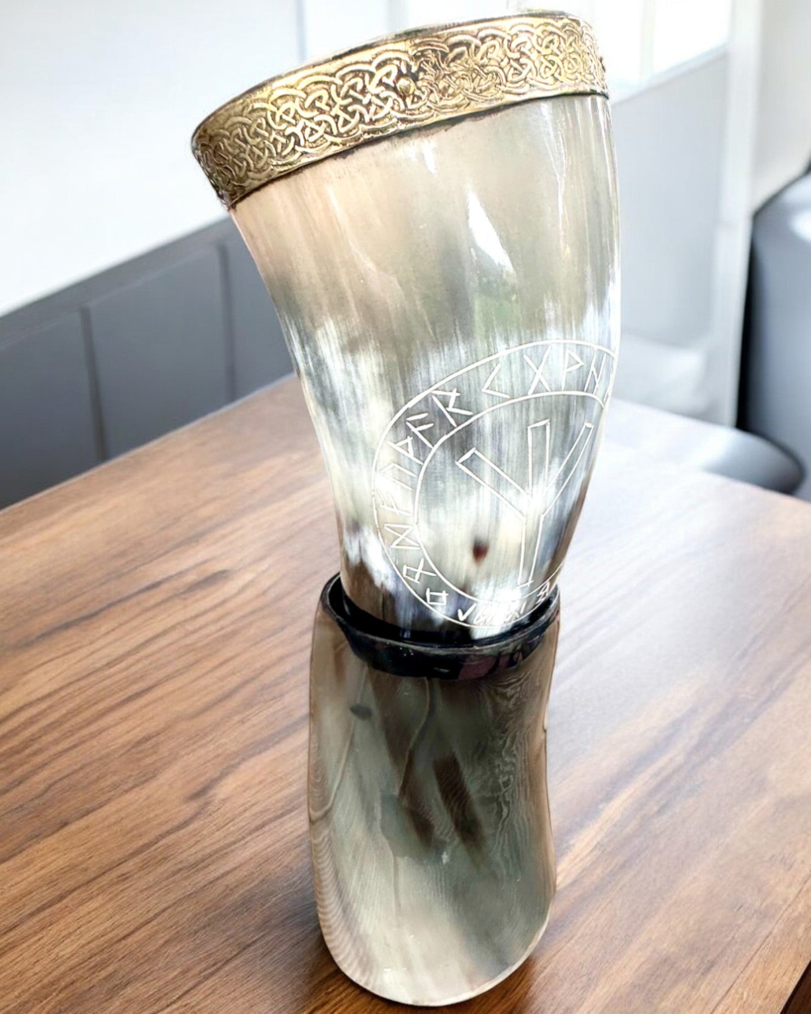 Hornkrus "Viking Valor" - Håndgraveret, Premium Kvalitet - 4 varianter at vælge imellem