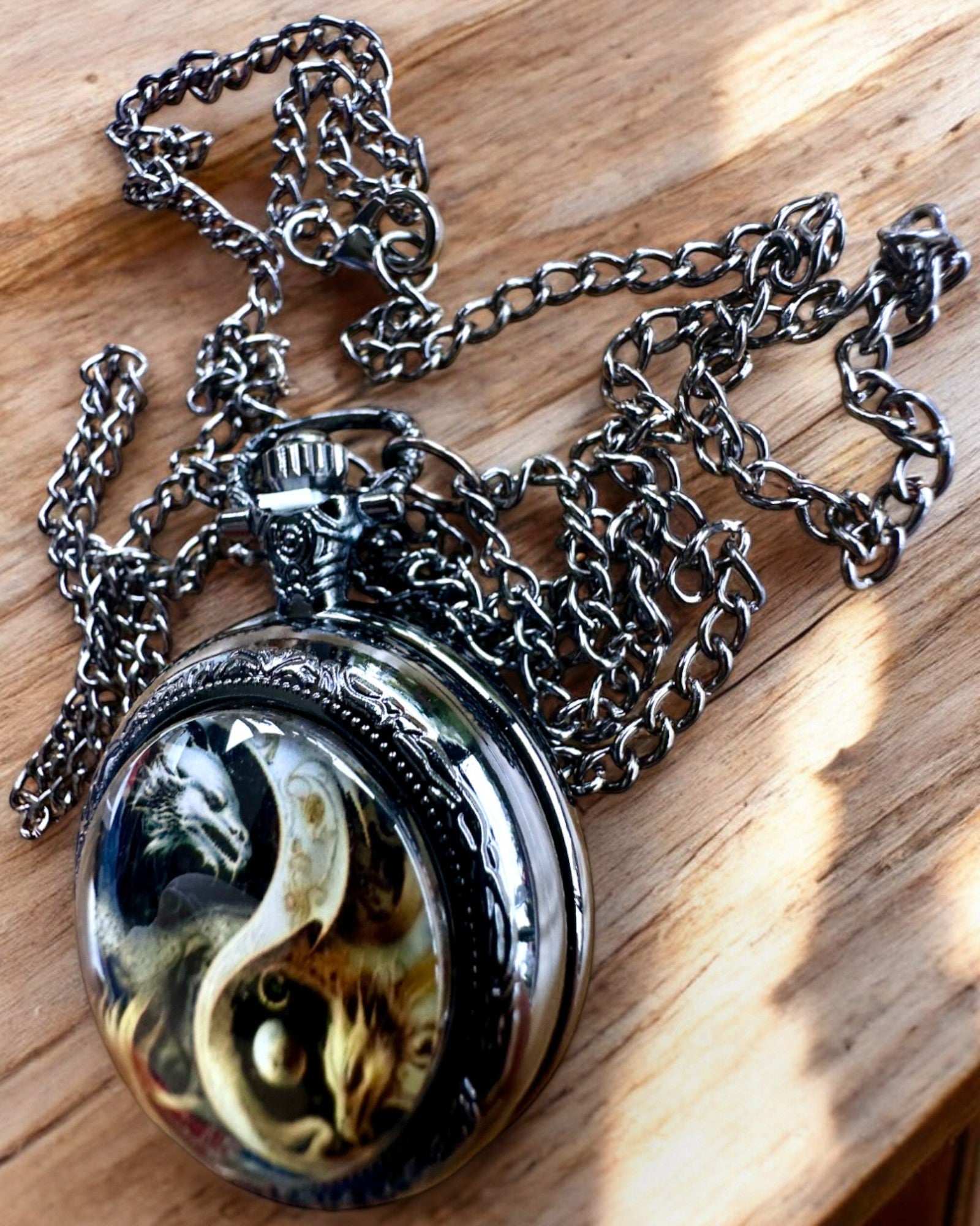 Lommeur "Dragecirklen 2" – et stilfuldt tilbehør med et strejf af magi - personliggørelse med gravering til gave