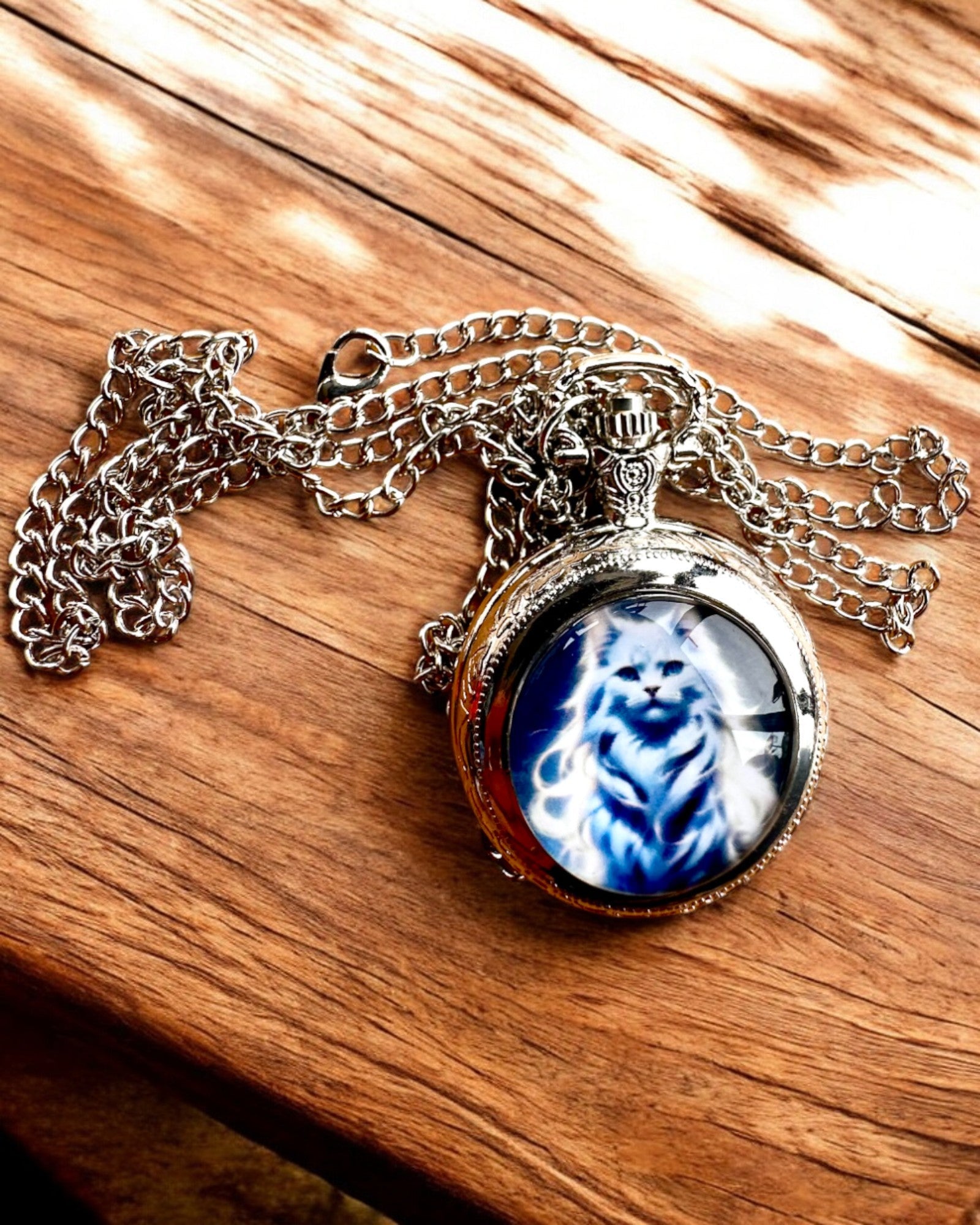 Lommeur "Stjernekatt" med Gravering, 2 farvevarianter at vælge imellem