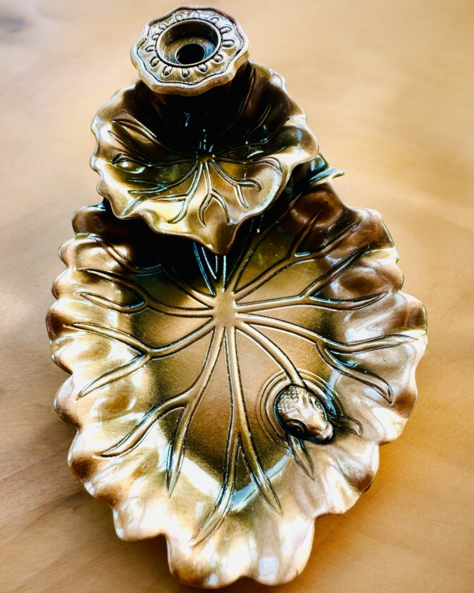 Elegant Metal Røgelsesholder Lotusblad - 4 varianter at vælge imellem, mulighed for personlig gravering som gave