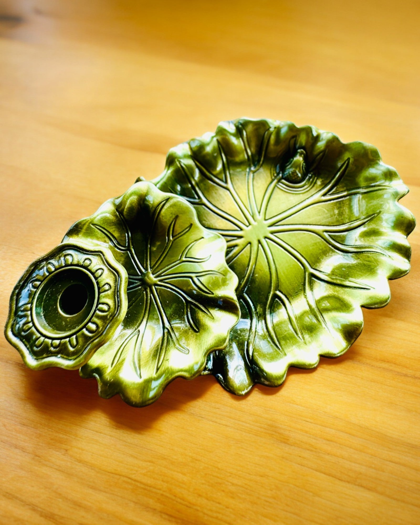 Elegant Metal Røgelsesholder Lotusblad - 4 varianter at vælge imellem, mulighed for personlig gravering som gave