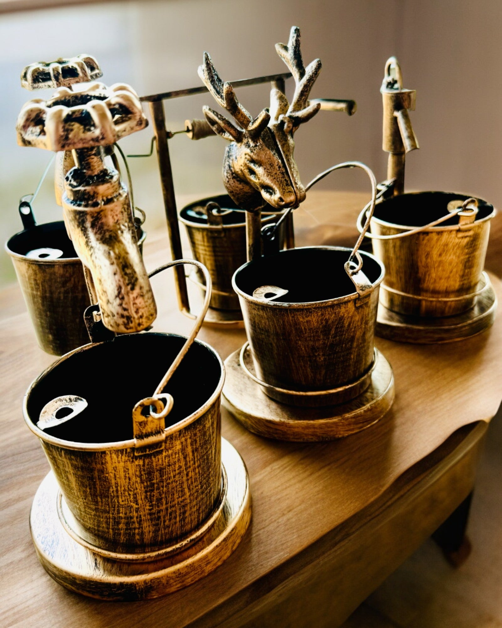 Stilfuld Metal Askebæger "Rustic Charm" 19-23 cm i højden, 8 varianter at vælge imellem, gravering på forespørgsel