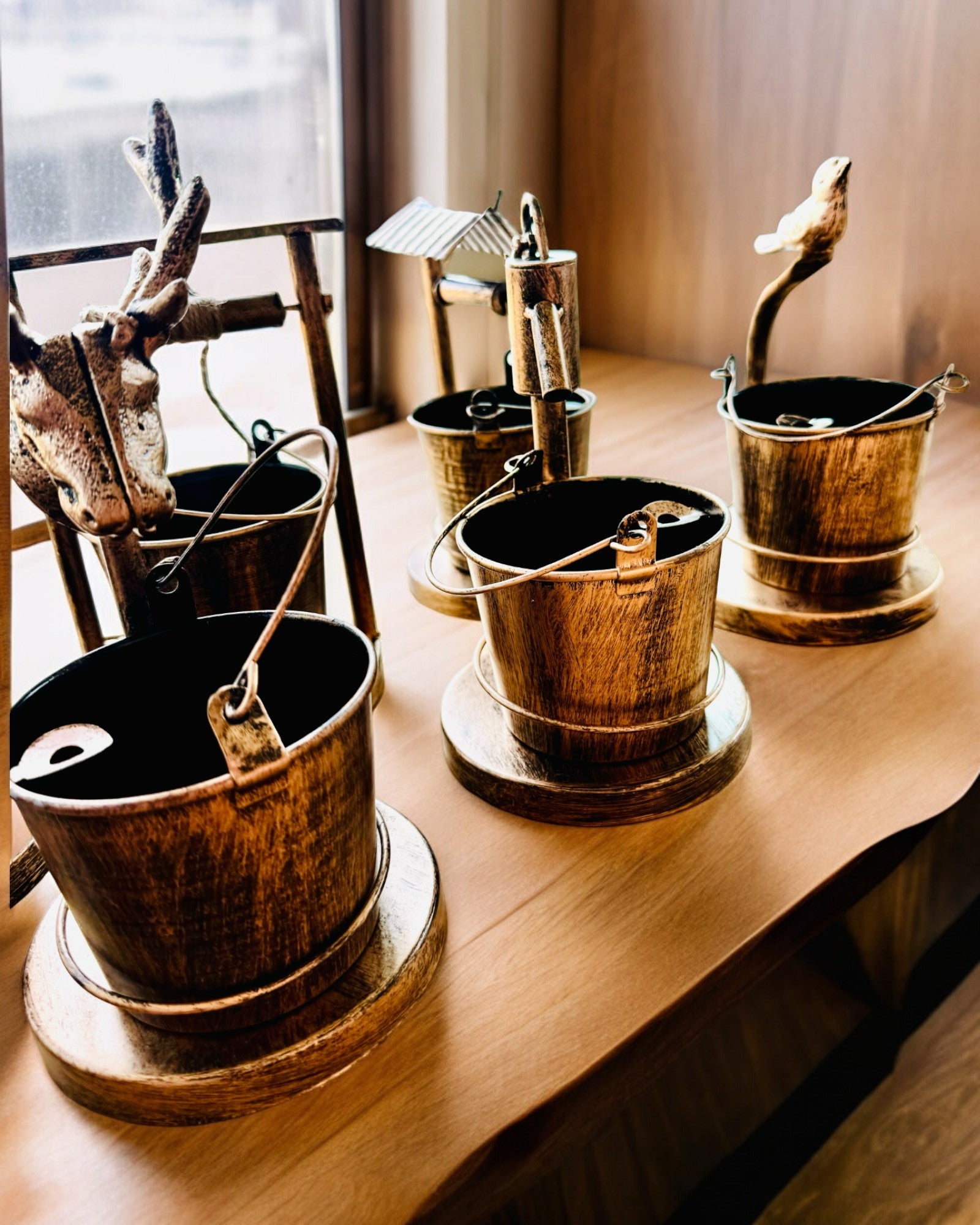 Stilfuld Metal Askebæger "Rustic Charm" 19-23 cm i højden, 8 varianter at vælge imellem, gravering på forespørgsel