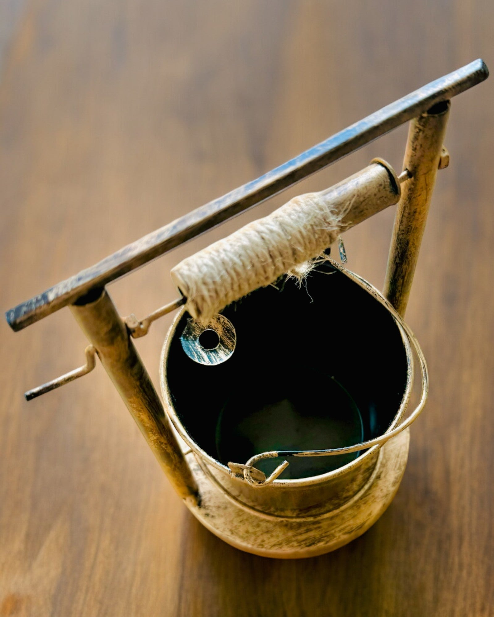 Stilfuld Metal Askebæger "Rustic Charm" 19-23 cm i højden, 8 varianter at vælge imellem, gravering på forespørgsel