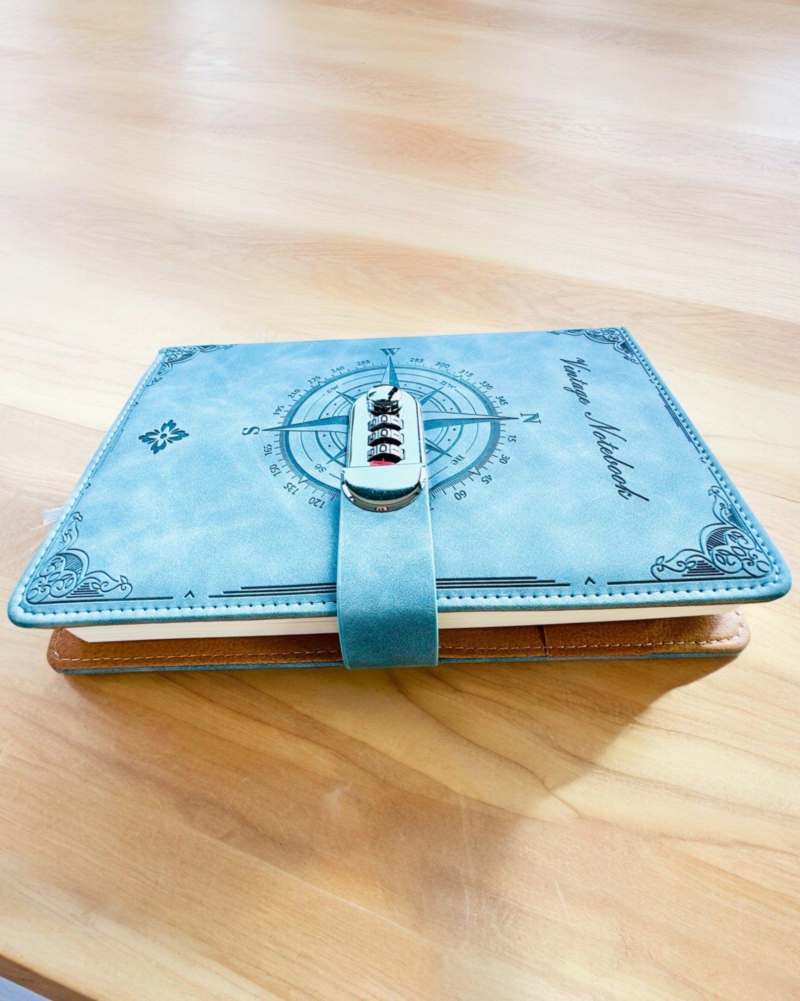 Hemmelig Notesbog A5 Vintage med kodelås - Vælg Din Stil, personliggørelse med gravering som gave